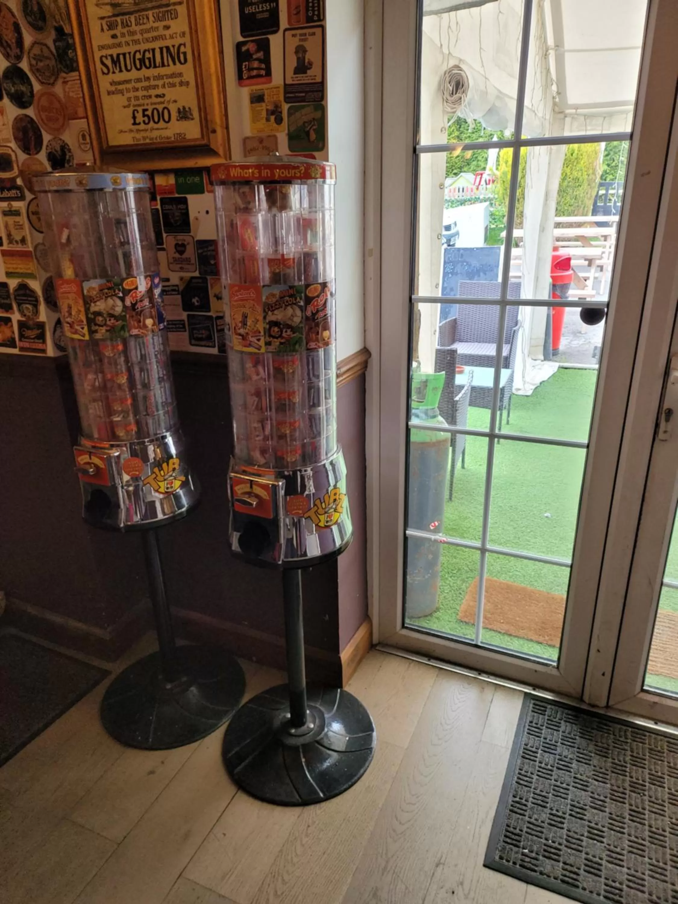 the jackdaw pub SELF CATERING STATIC CARAVAN free breakfast supplied