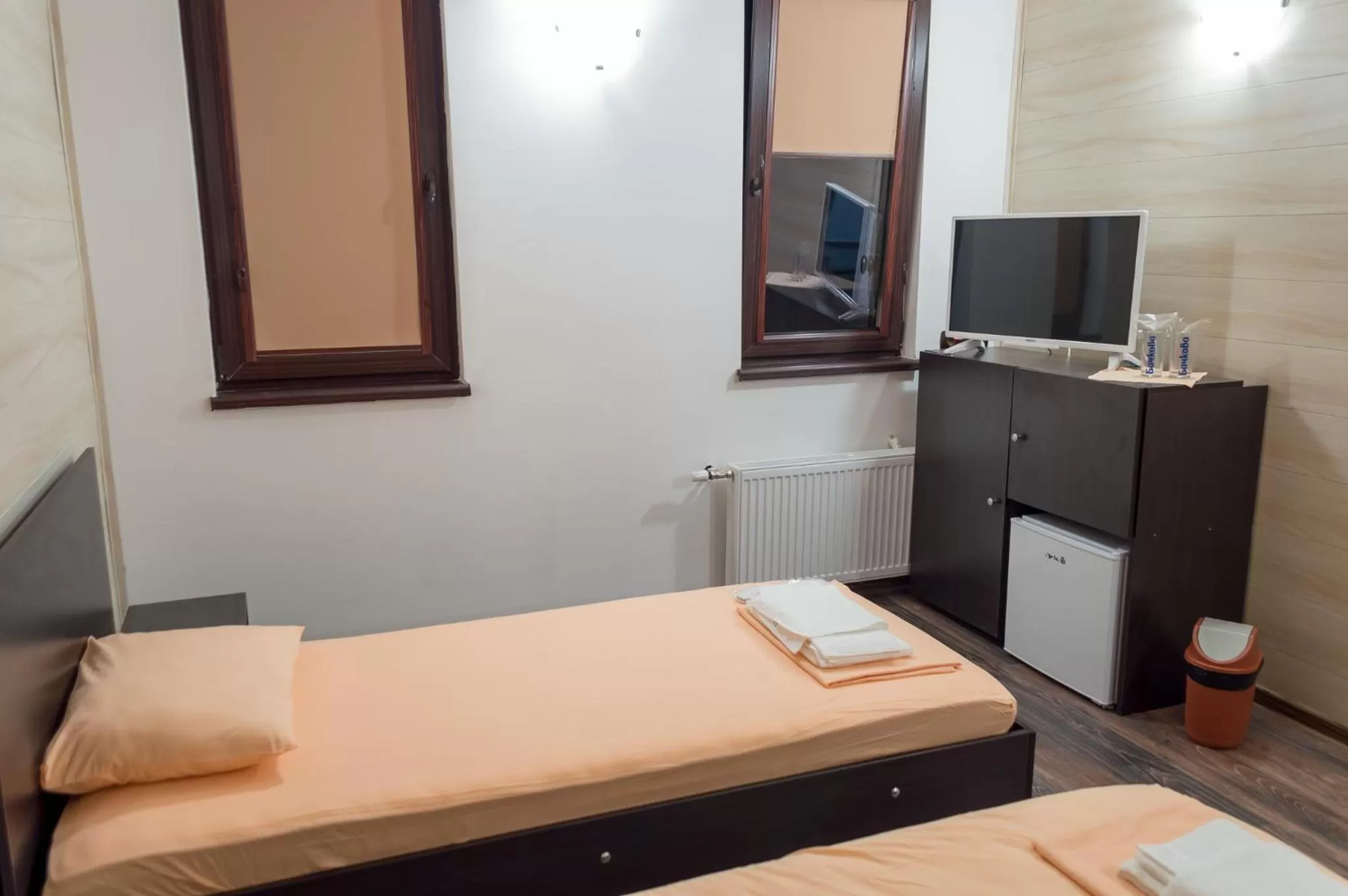 Bed in Complex Friends