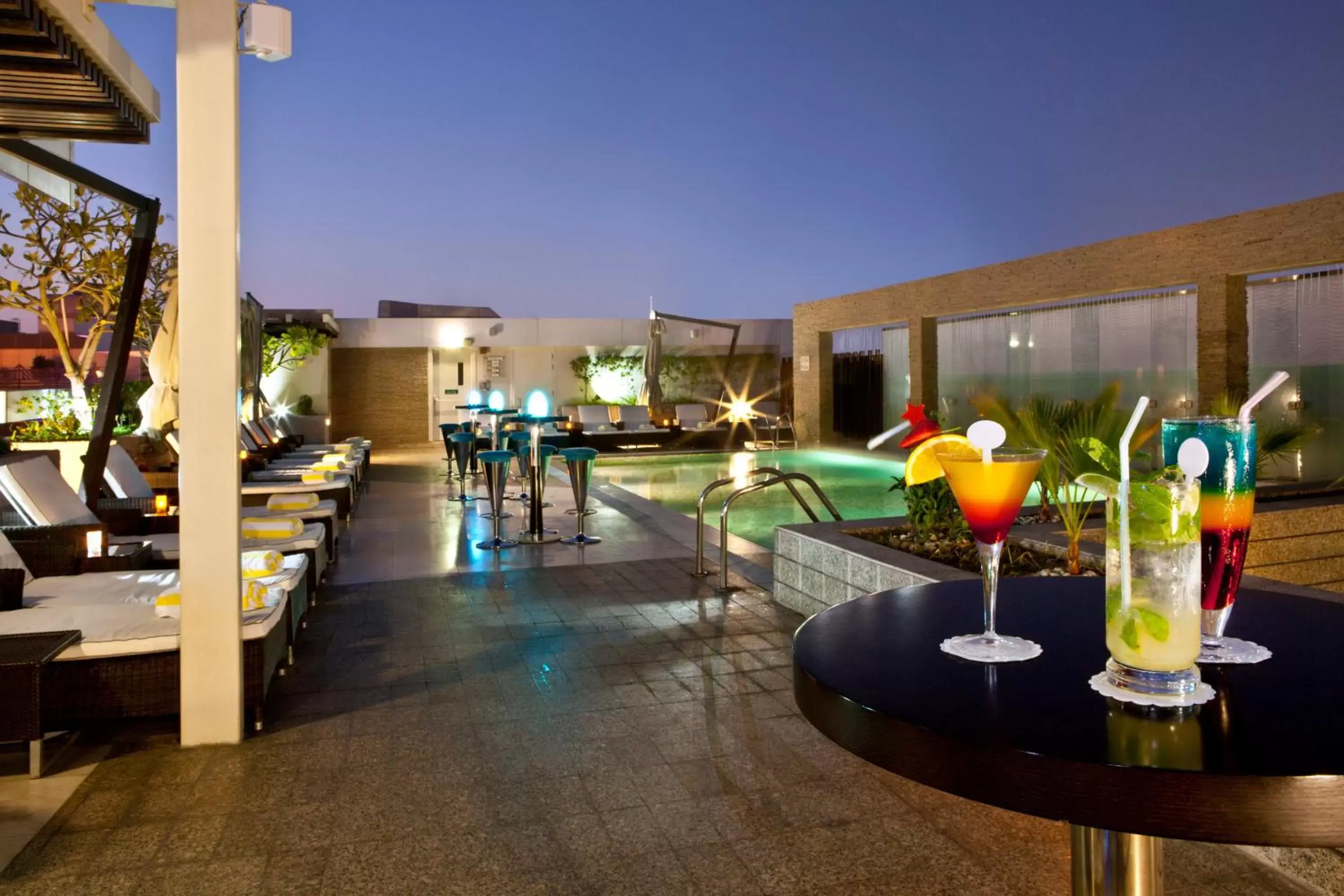 Lounge or bar, Swimming Pool in Novotel Suites Dubai Mall of the Emirates