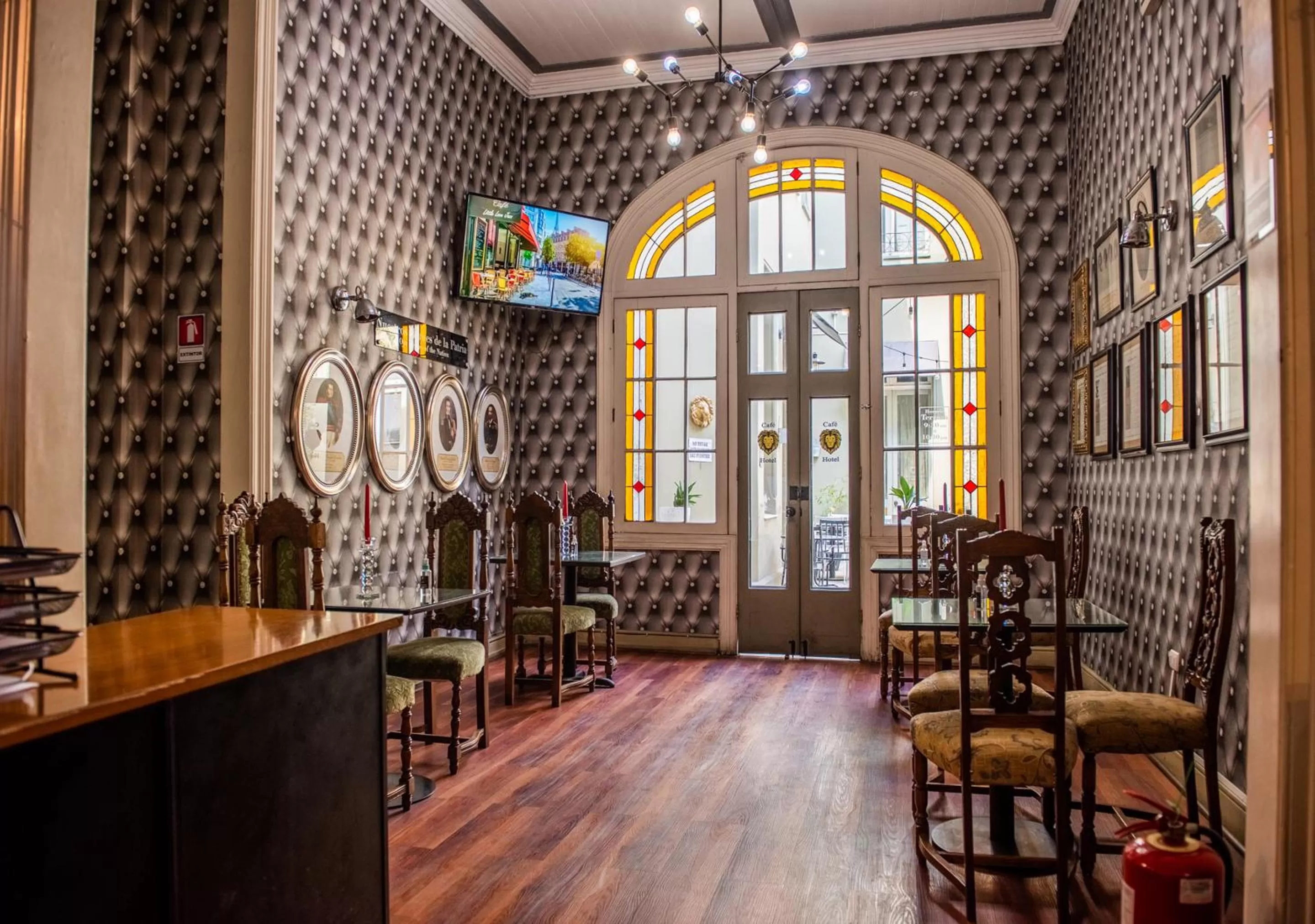 Restaurant/places to eat in Hotel Casa Zañartu