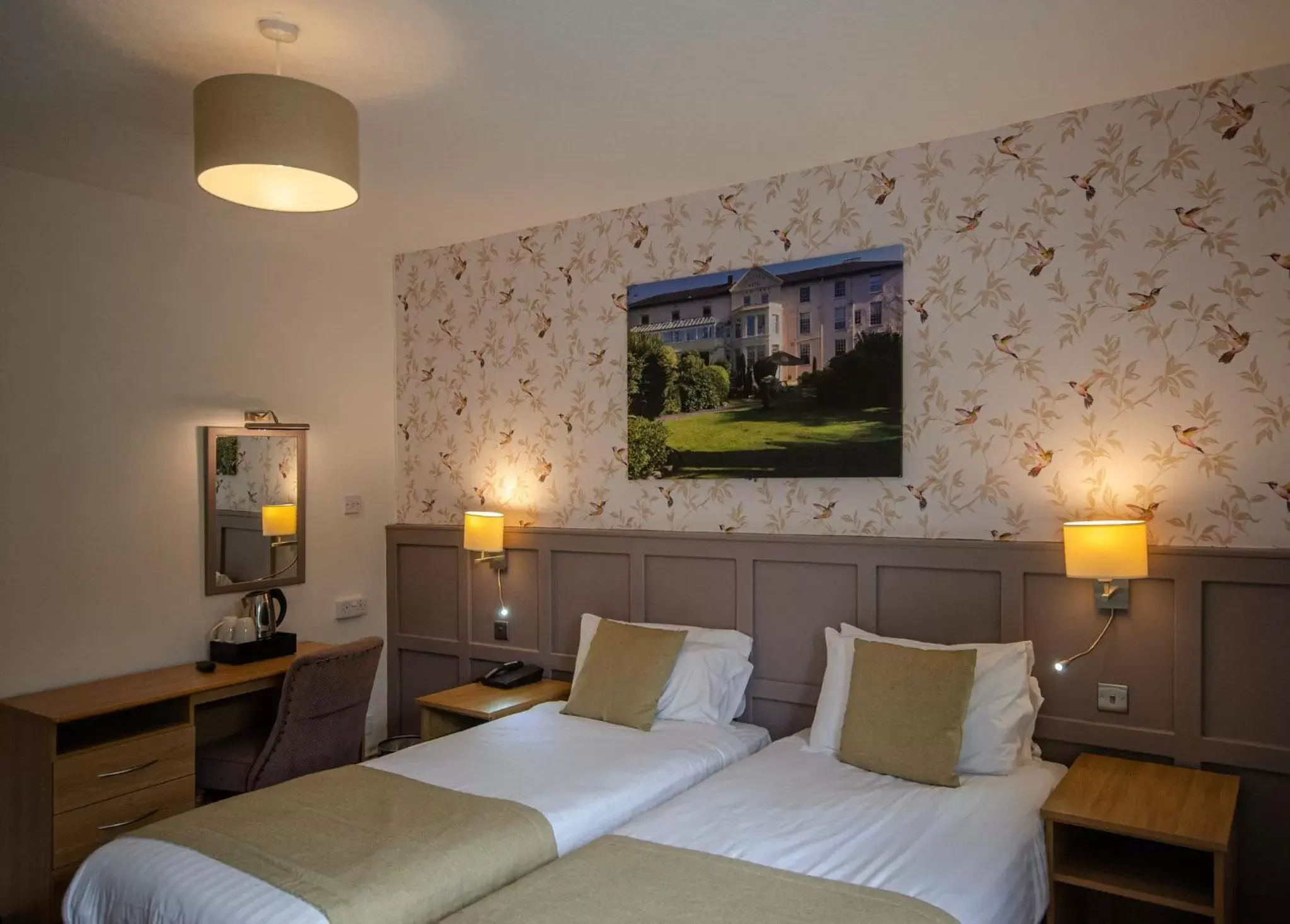 Bedroom, Bed in Royal Victoria Hotel Snowdonia