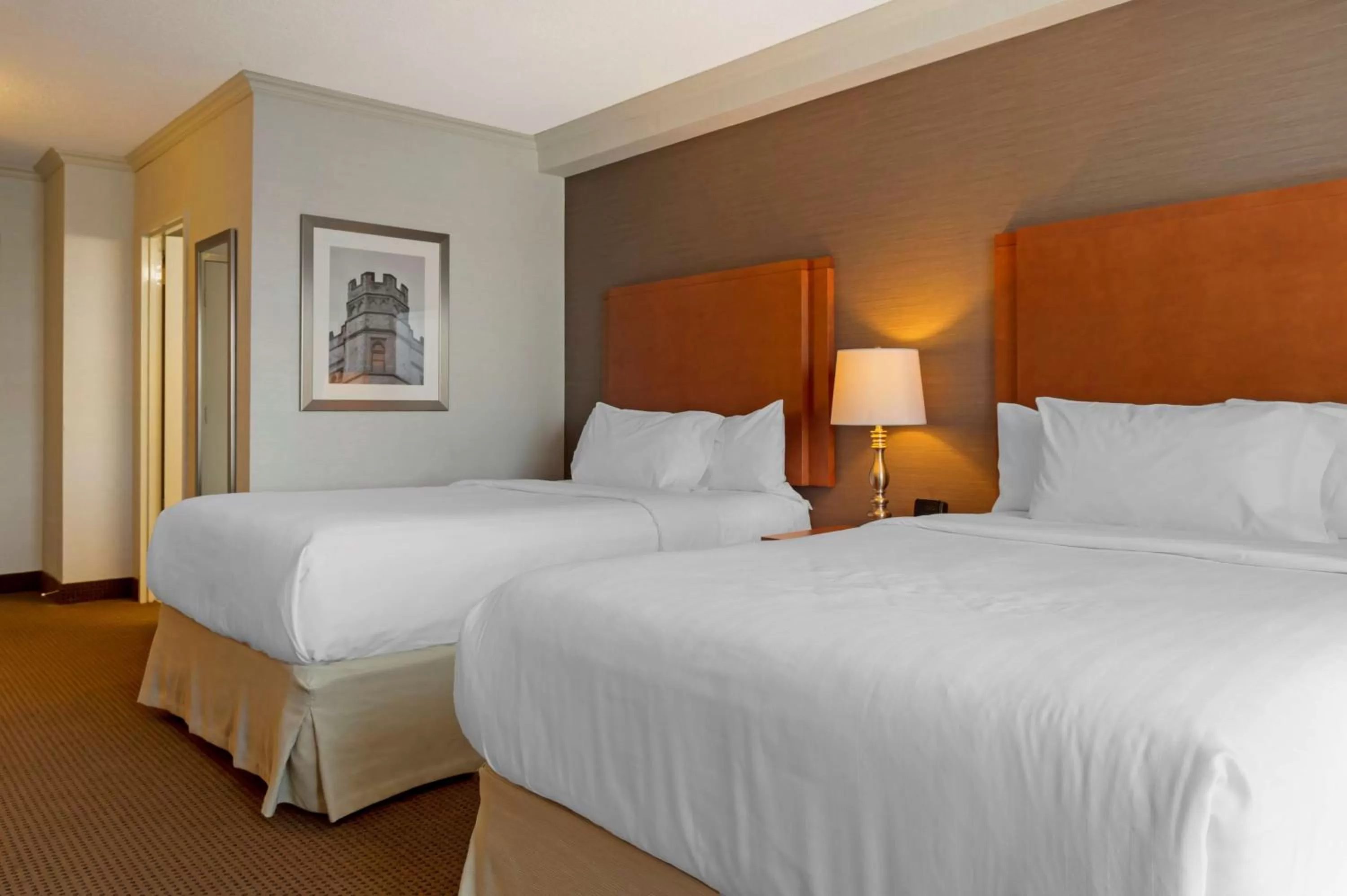 Photo of the whole room, Bed in Best Western Plus Gatineau-Ottawa Downtown