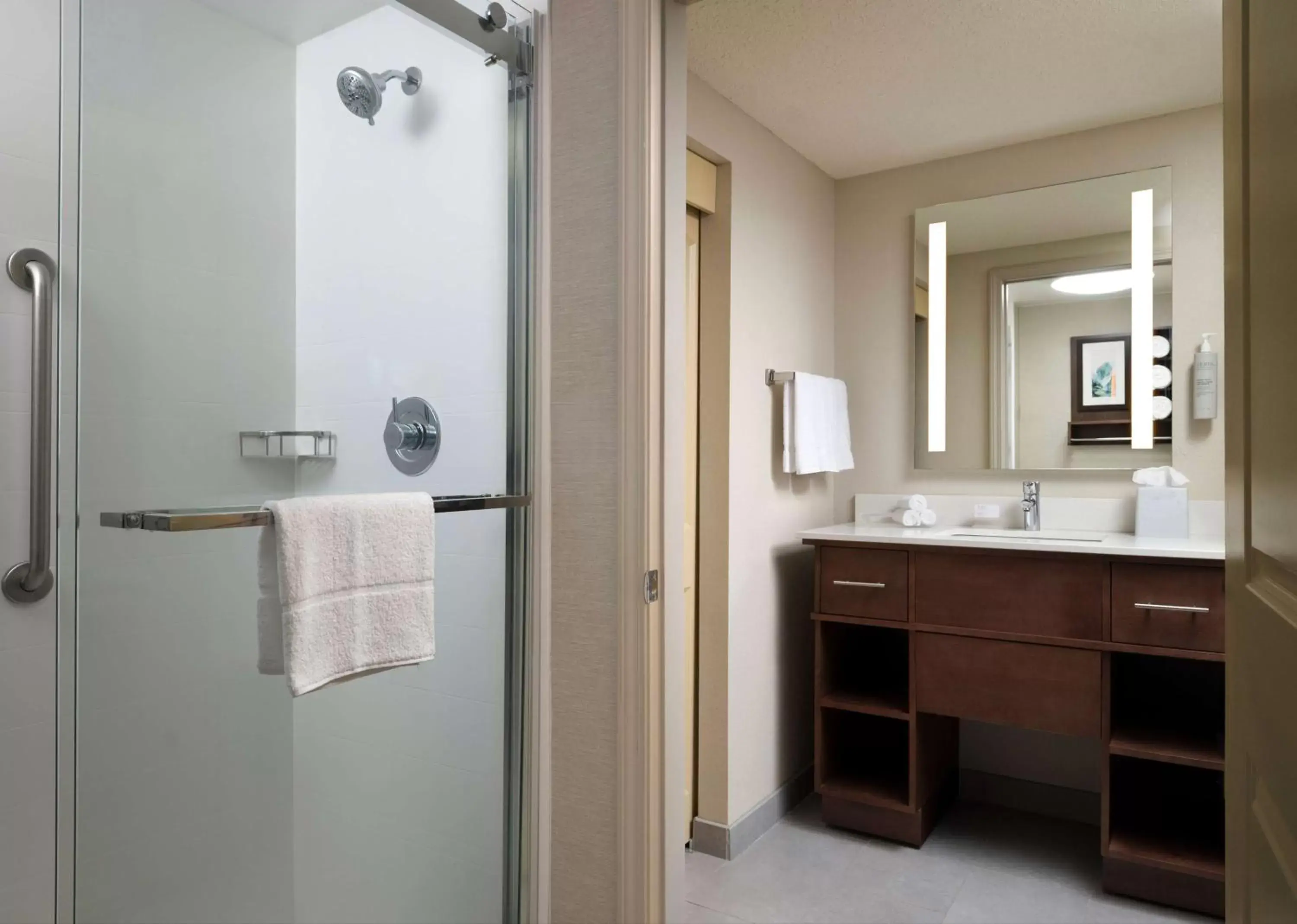 Bathroom in Homewood Suites by Hilton Somerset