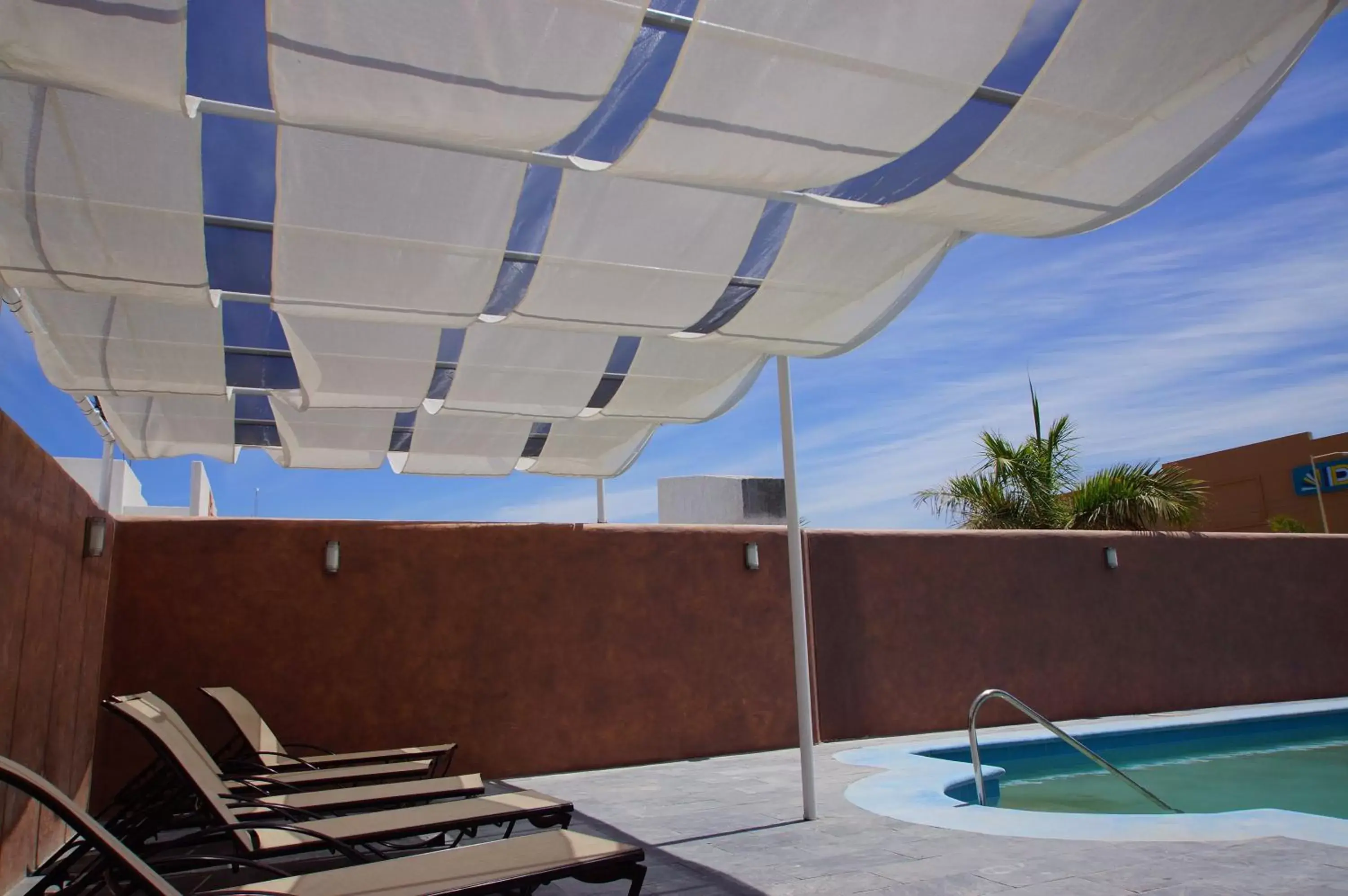 Balcony/Terrace, Swimming Pool in Hotel Zar La Paz