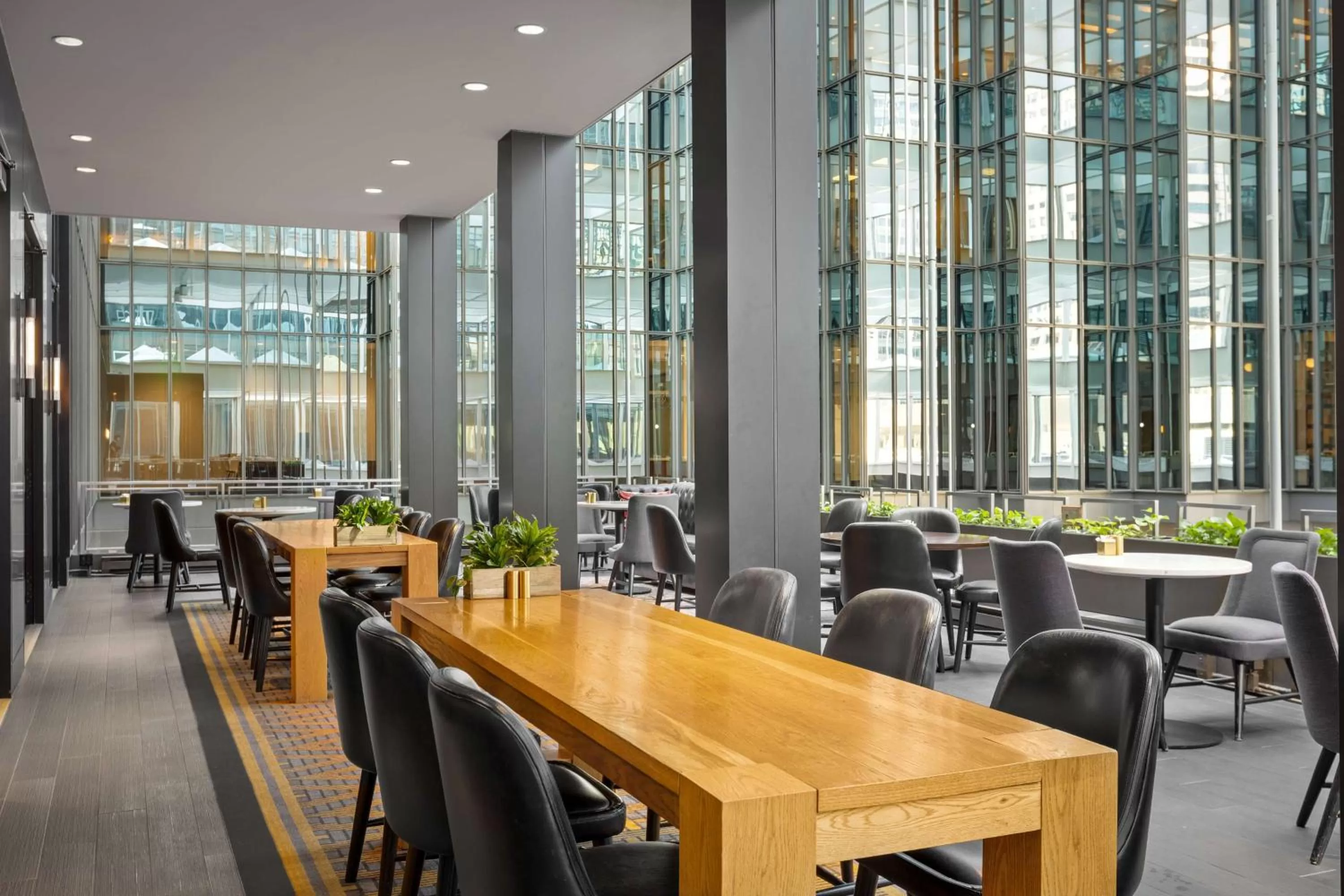 Restaurant/places to eat in The Marquette Hotel, Curio Collection by Hilton