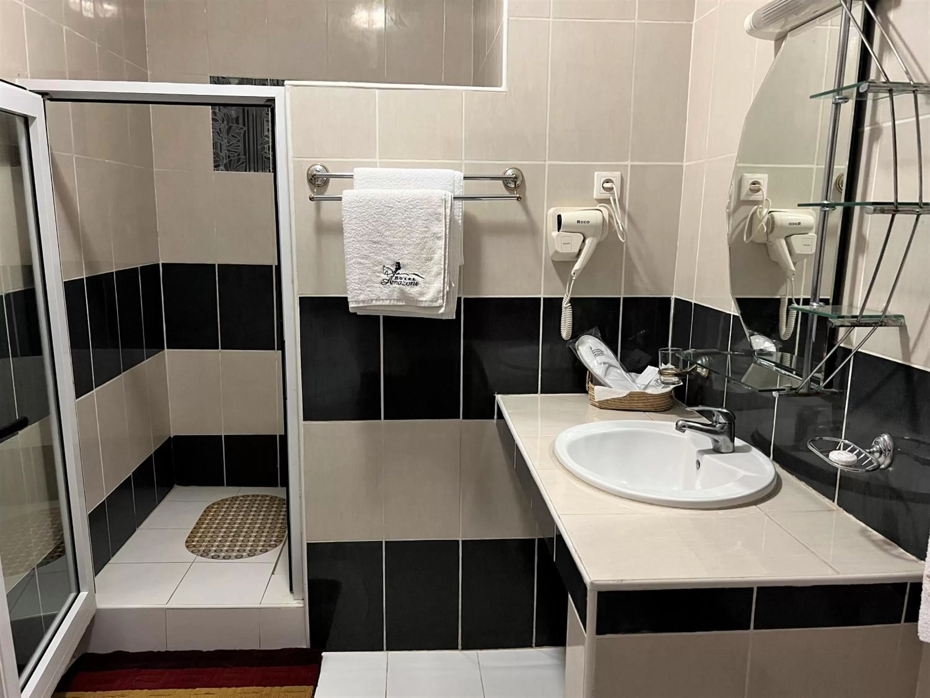 Bathroom in Amazone Hotel Tulear