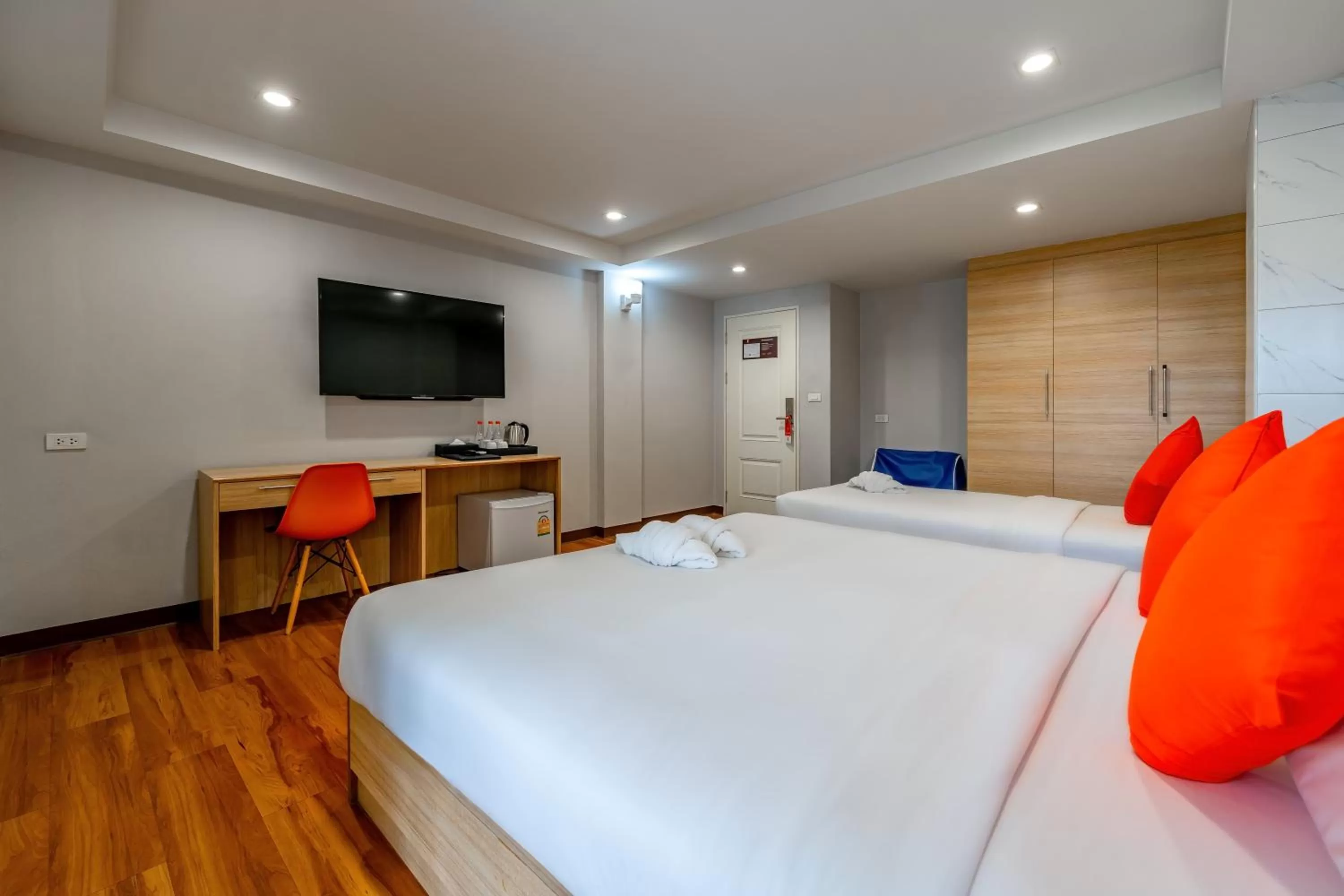 Bed in 7 Days Premium Hotel at Icon Siam Station - No Parking