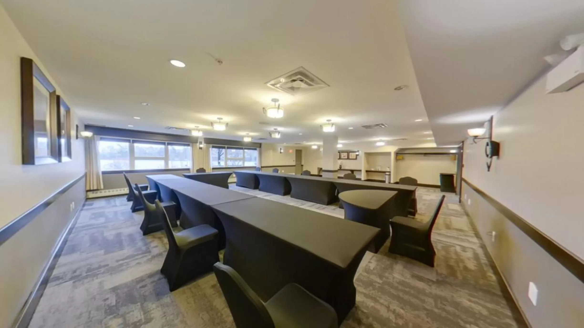 Business facilities in Best Western Plus Chocolate Lake Hotel - Halifax