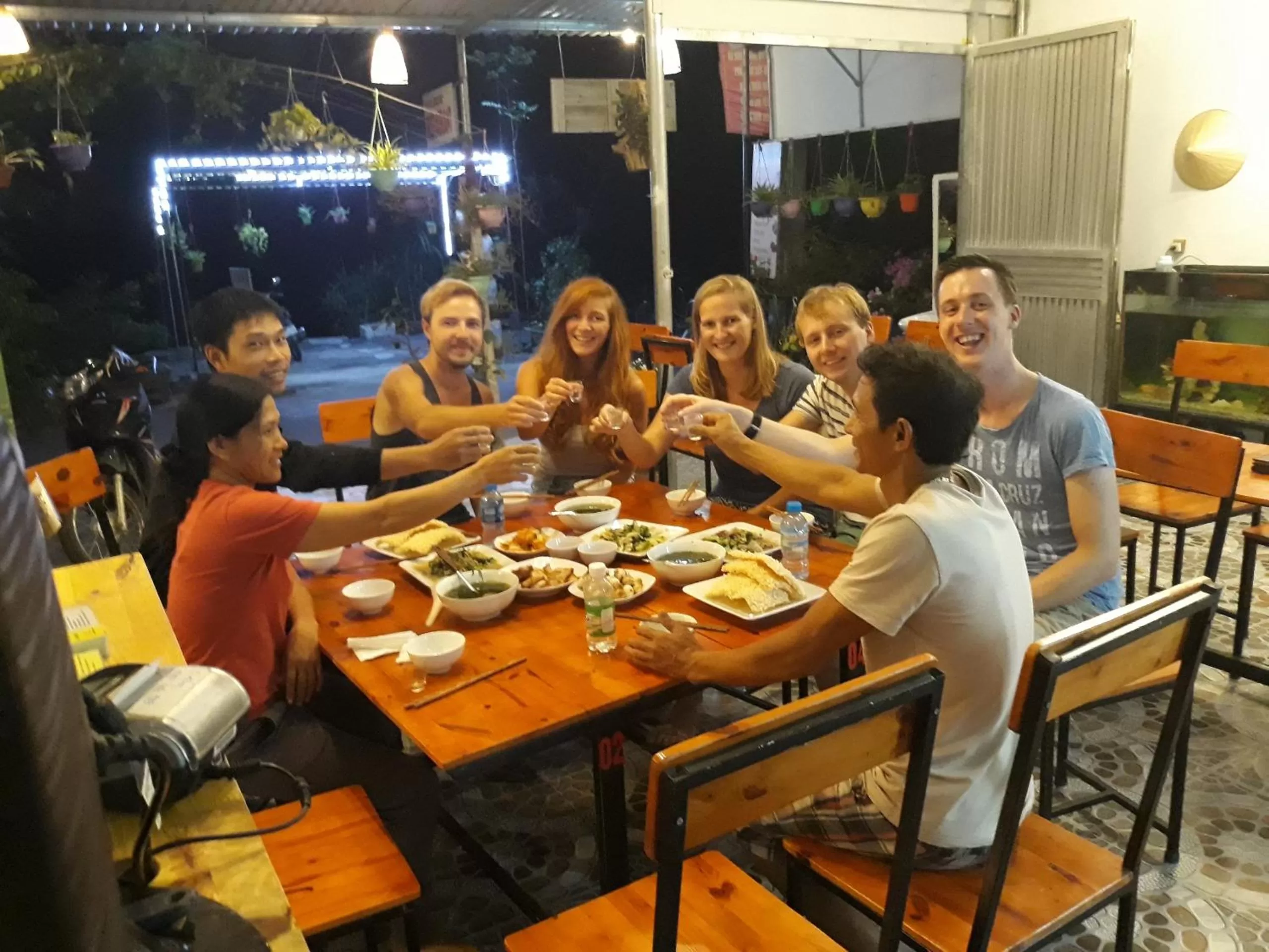 Restaurant/places to eat in Ha Lan Homestay