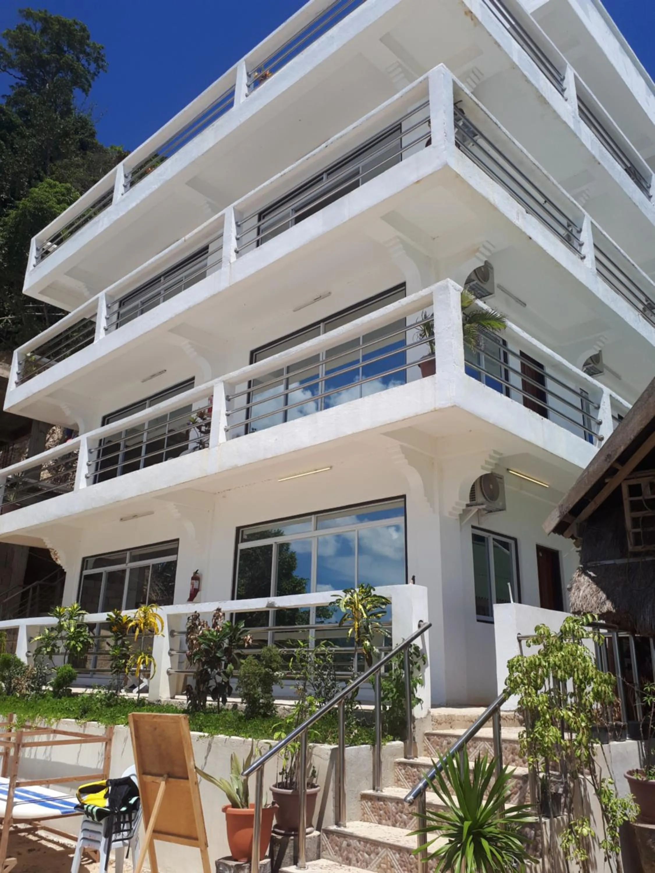 Photo of the whole room in Orange Pearl Beach Resort