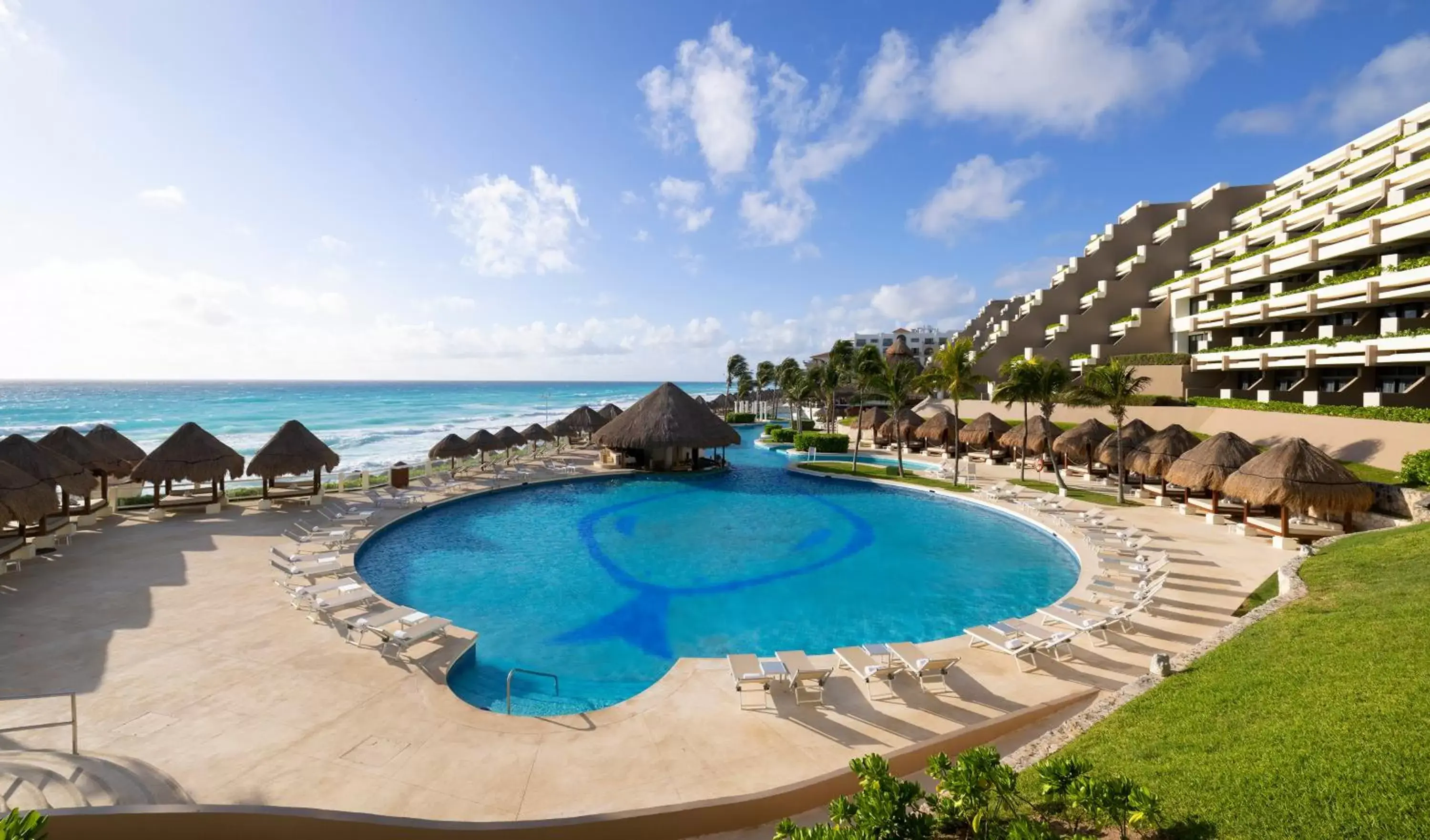 Pool view, Swimming Pool in Paradisus Cancun All Inclusive