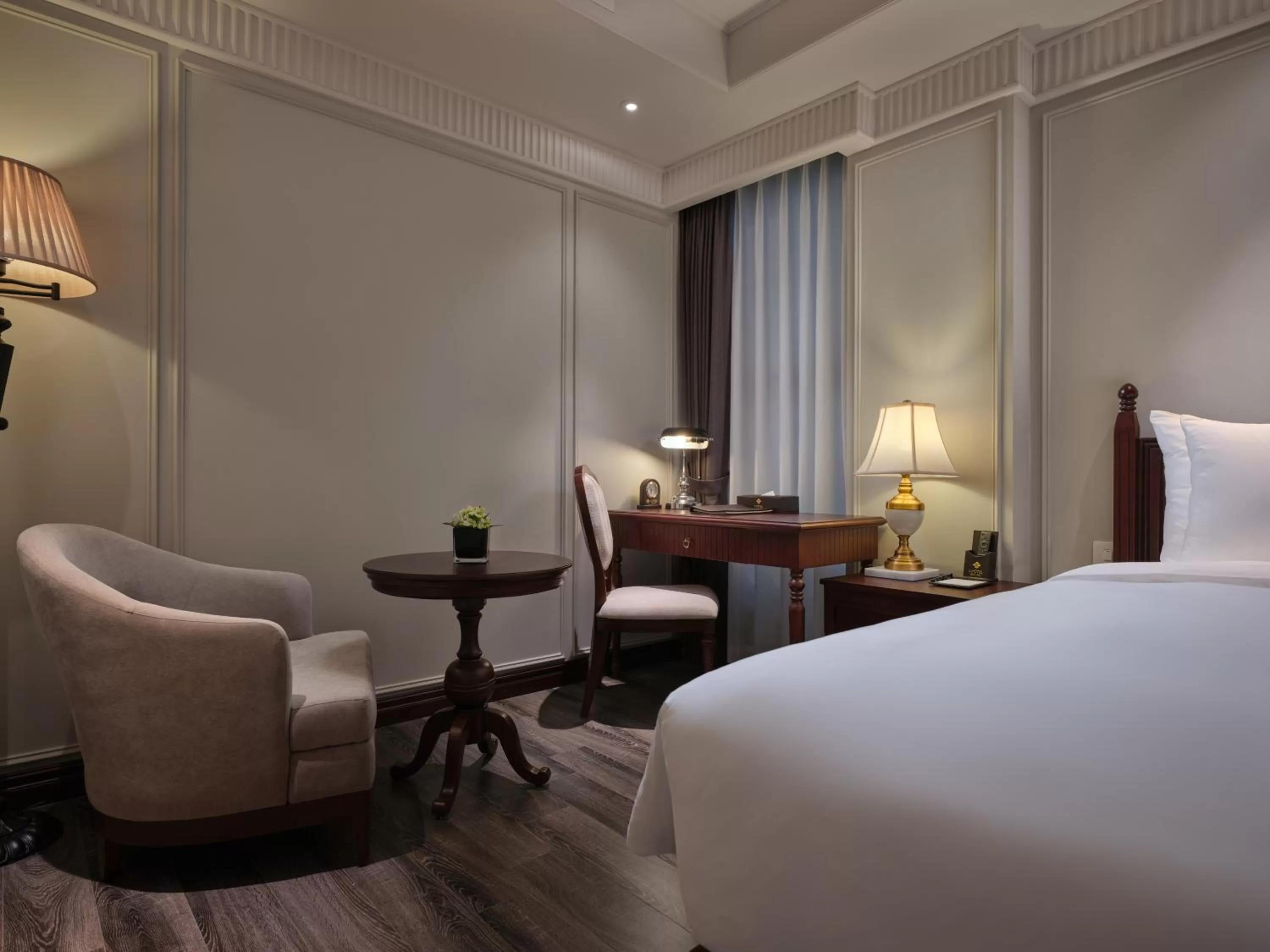 Bedroom, Bed in GRAND HOTEL du LAC Hanoi