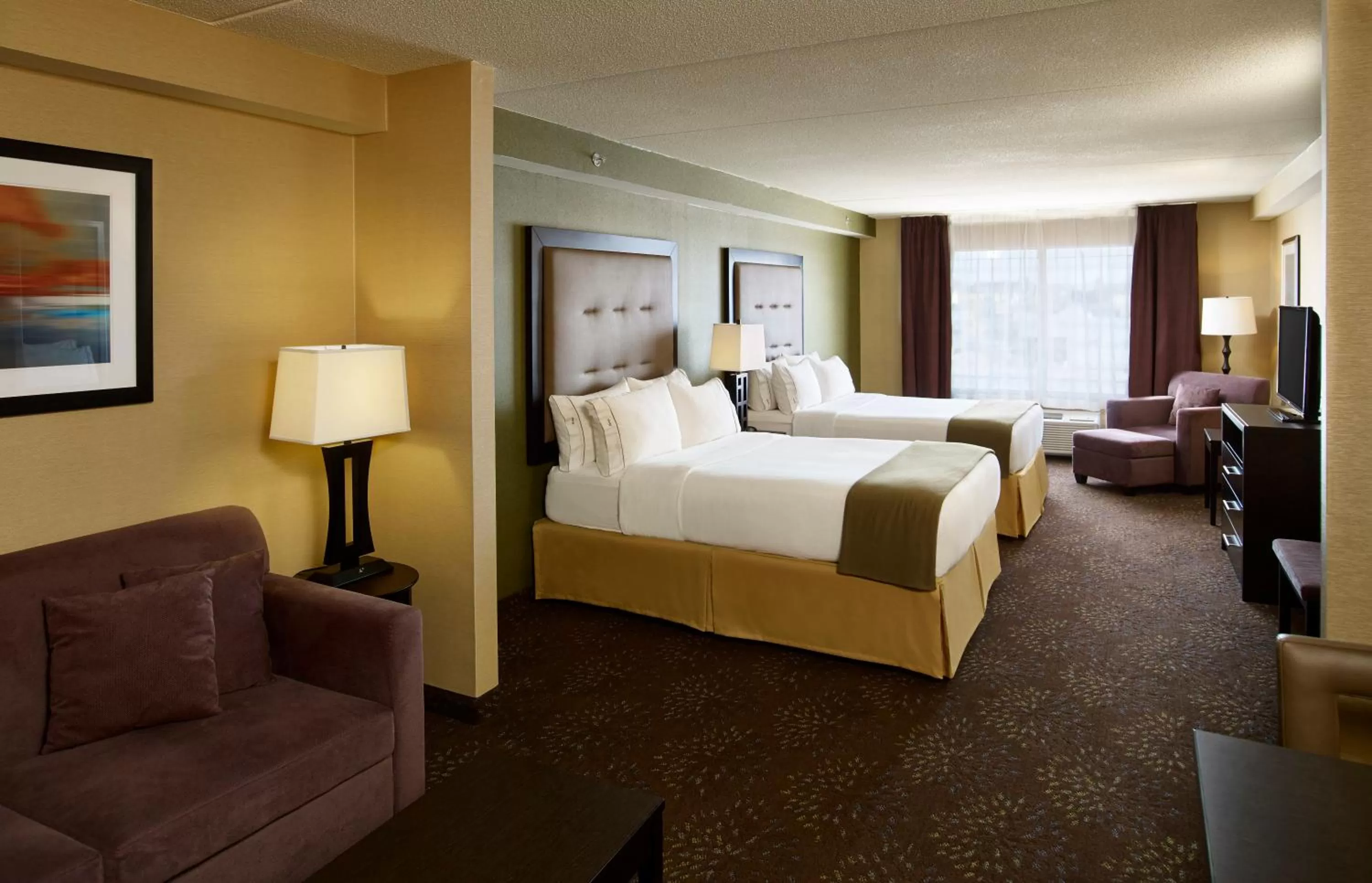 Photo of the whole room, Bed in Holiday Inn Express & Suites Timmins by IHG