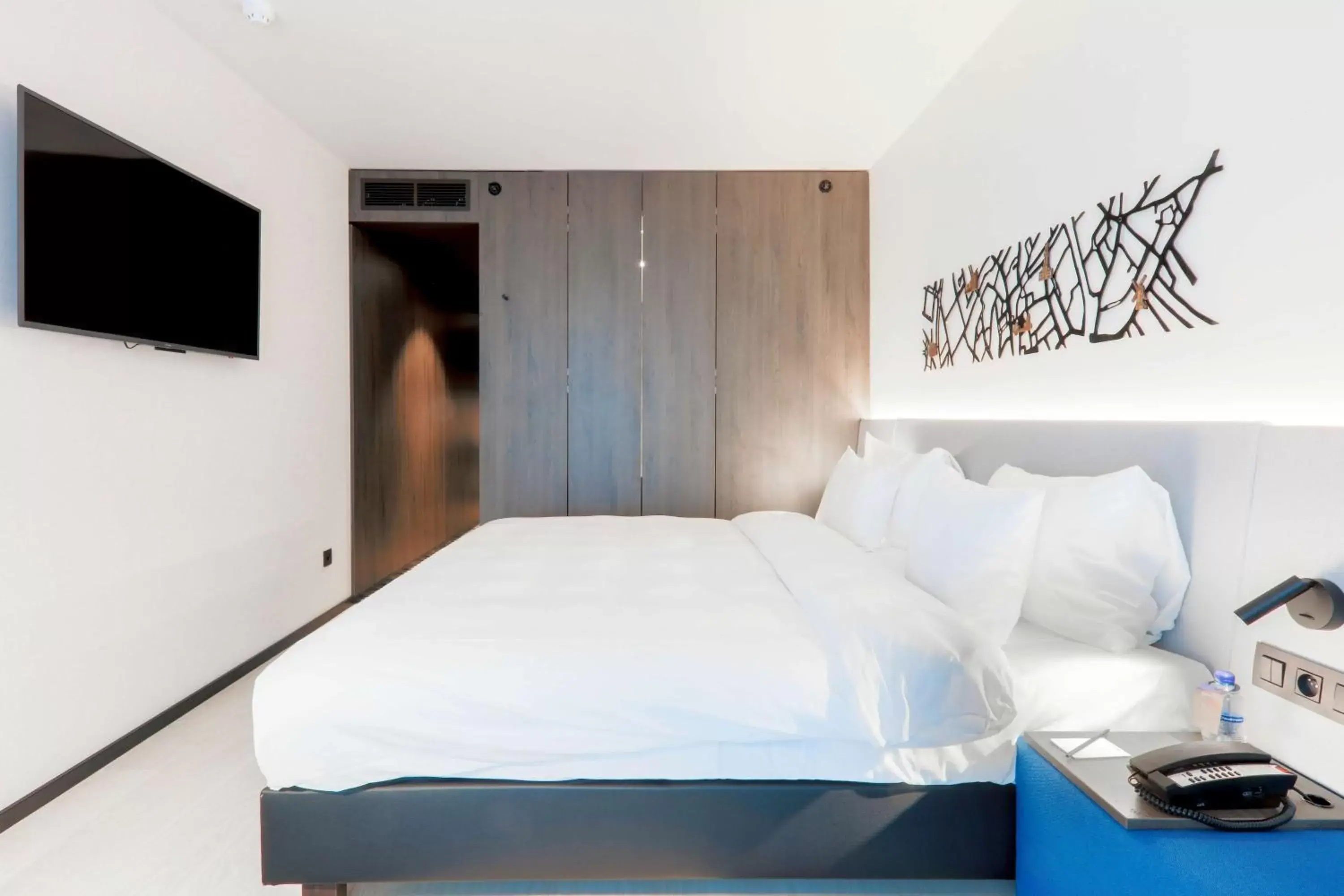 Photo of the whole room, Bed in Radisson Blu Hotel, Bruges Photo of the whole room, Bed in Radisson Blu Hotel, Bruges