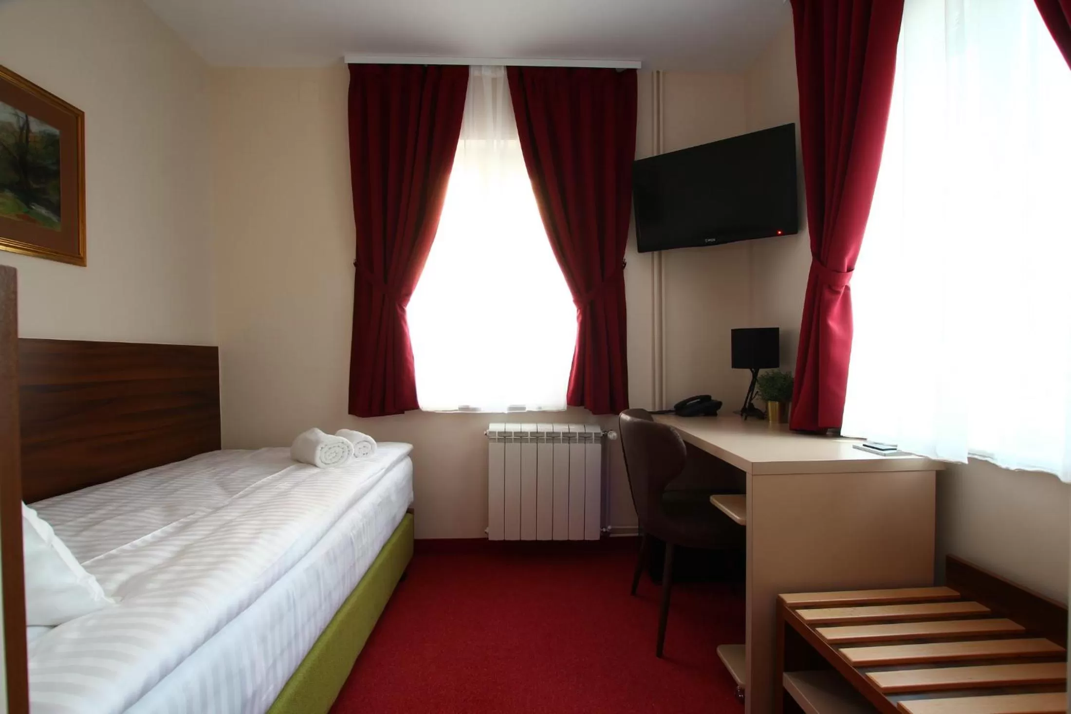 Photo of the whole room, Bed in B&B Galeb