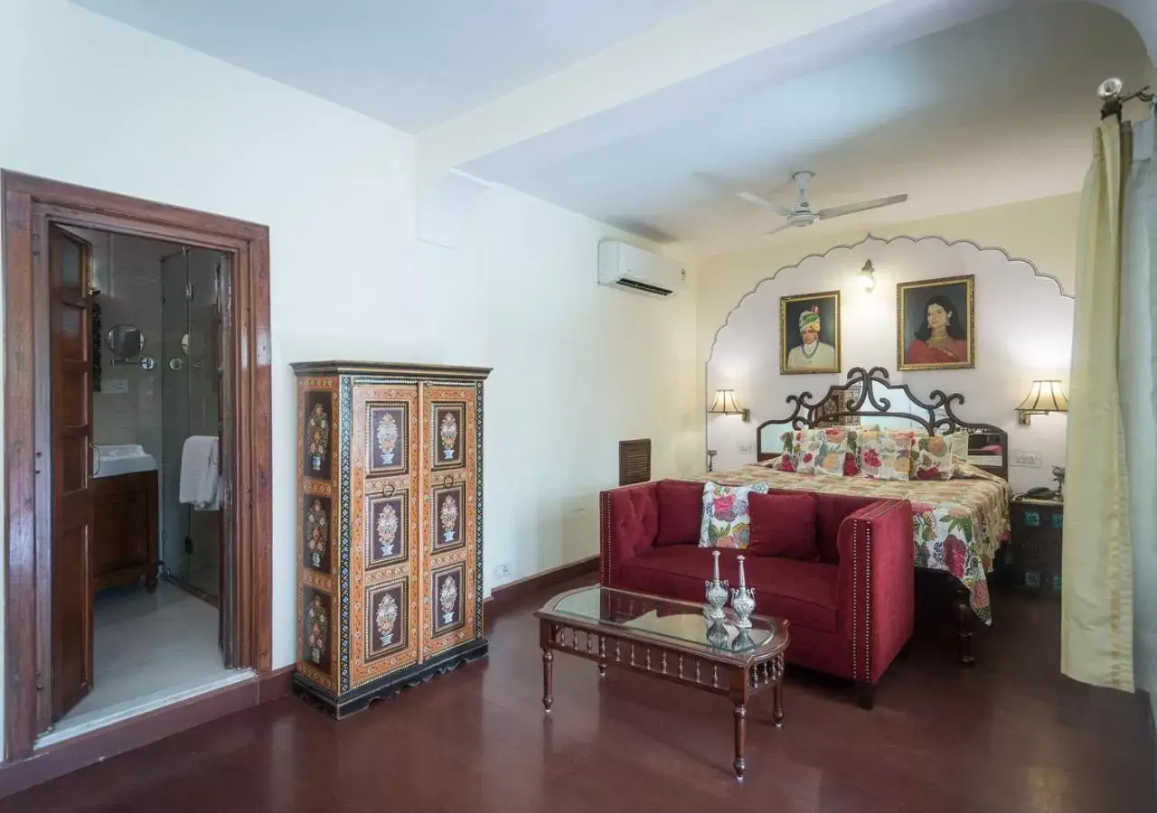 Bedroom, Seating Area in Dera Rawatsar - Heritage Hotel