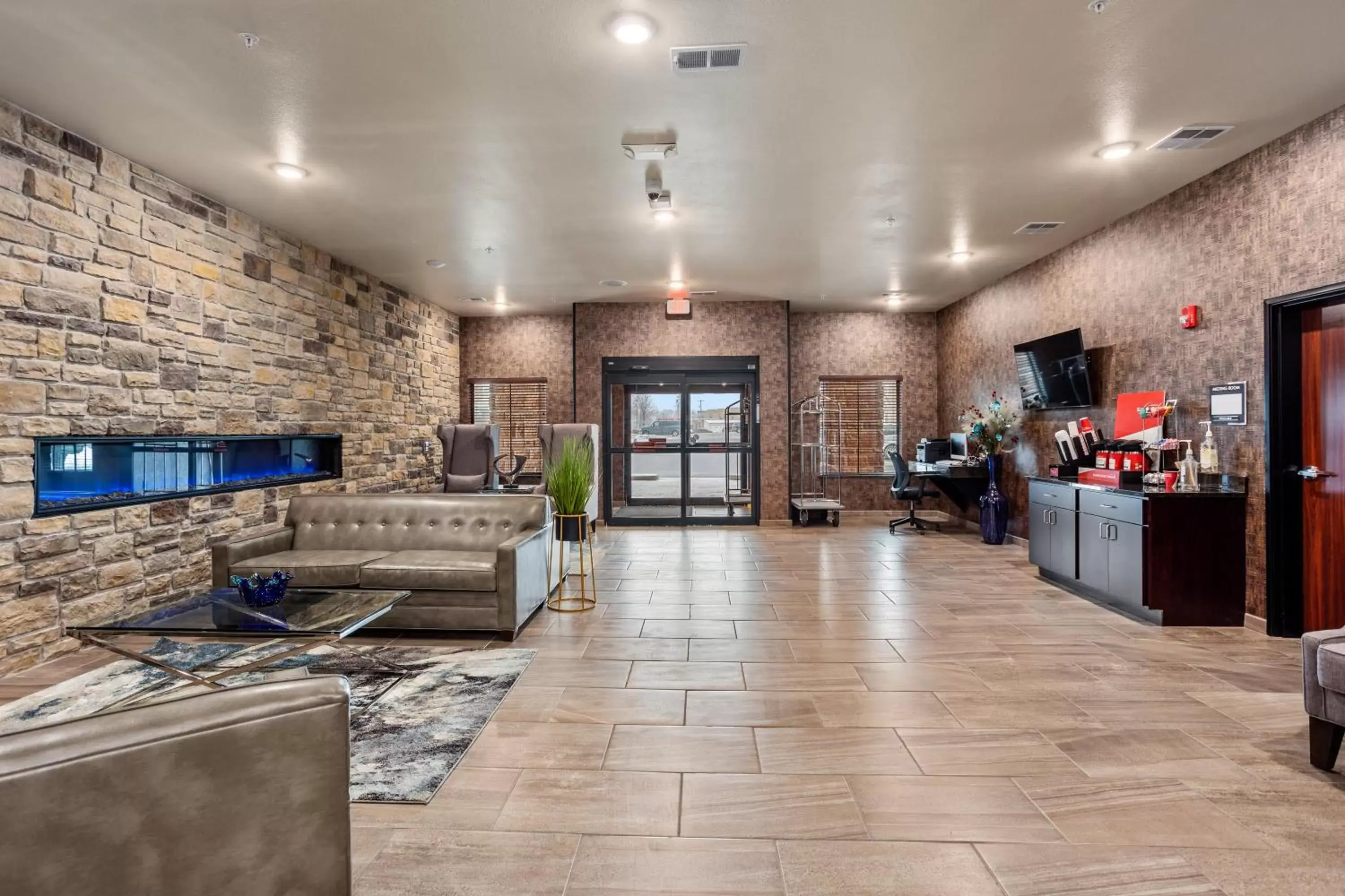 Lobby or reception in Cobblestone Hotel & Suites - Little Chute