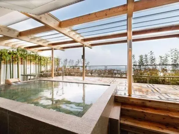 Open Air Bath, Swimming Pool in Mikawawan Resort Linx