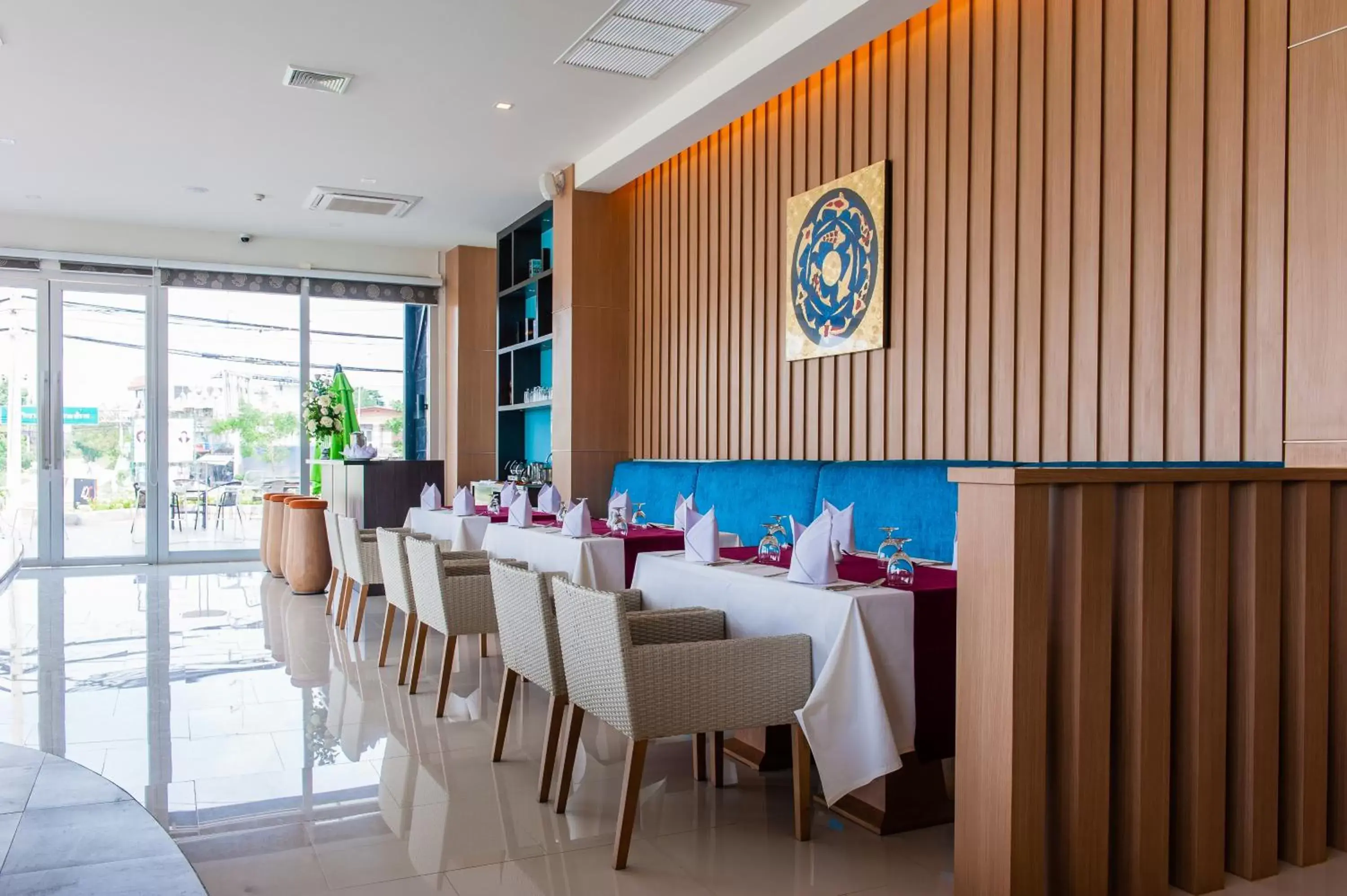 Restaurant/places to eat in 42C The Chic Hotel Restaurant/places to eat in 42C The Chic Hotel