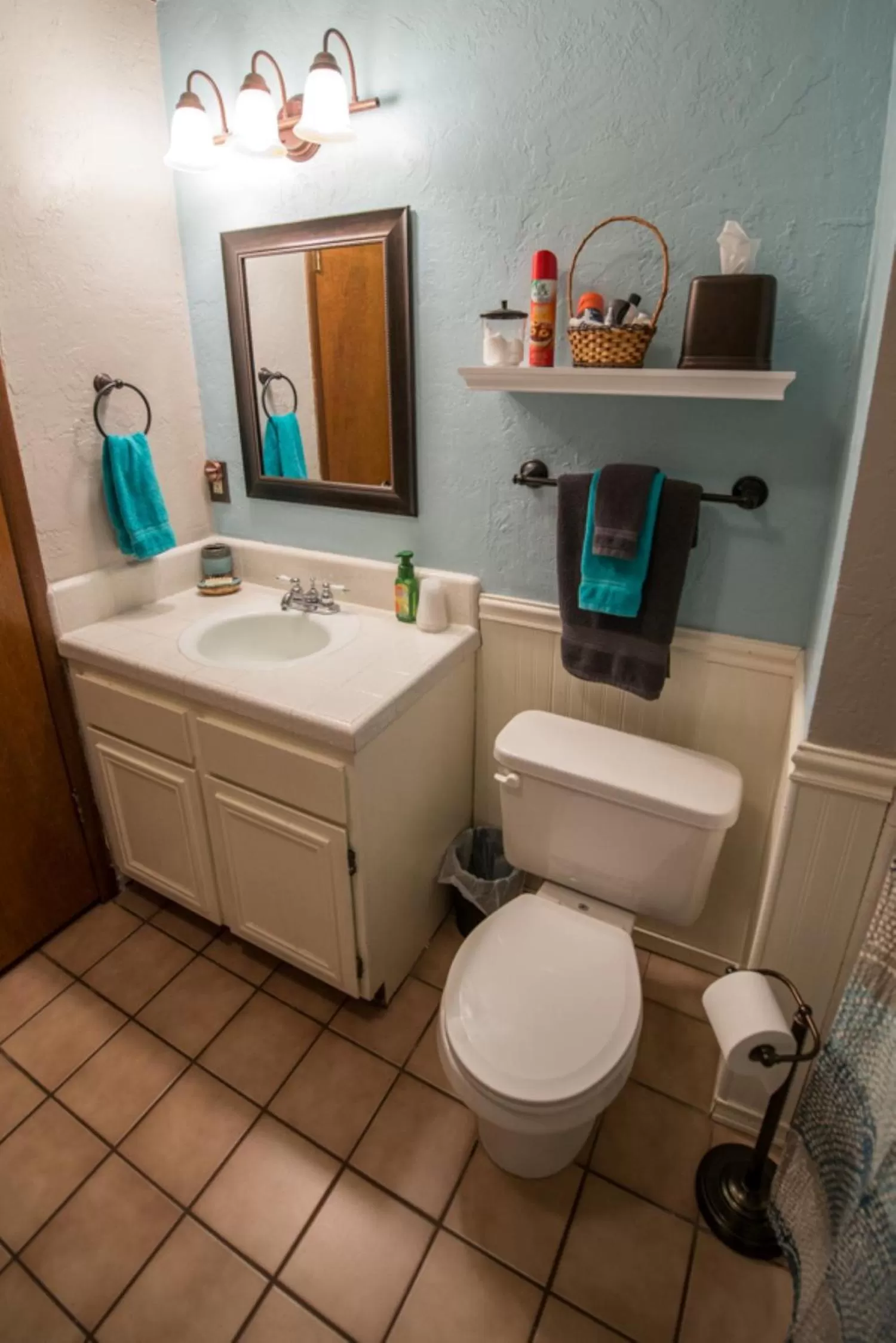 Bathroom in Canyon Colors Bed and Breakfast