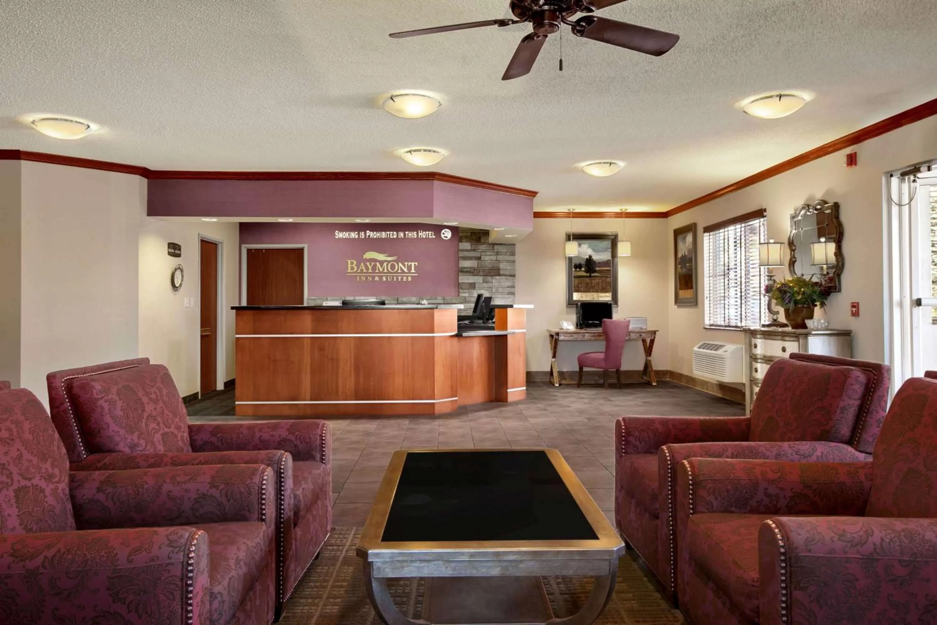 Lobby or reception in Baymont by Wyndham Golden/Red Rocks