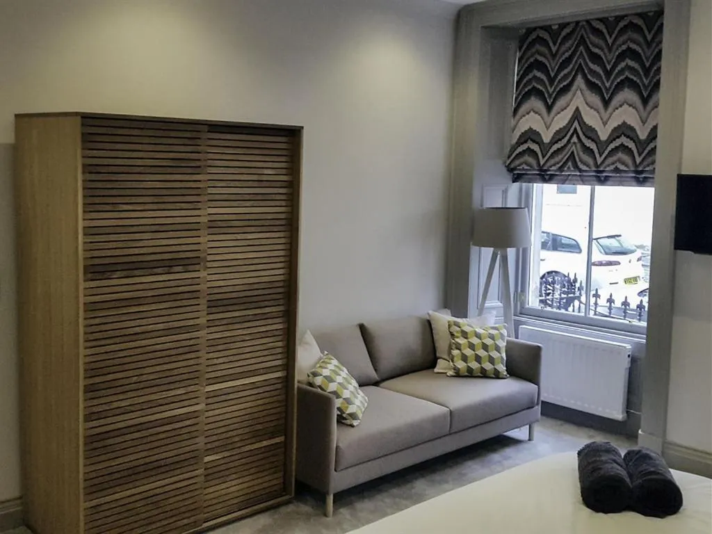 Bedroom in Edinburgh Nine