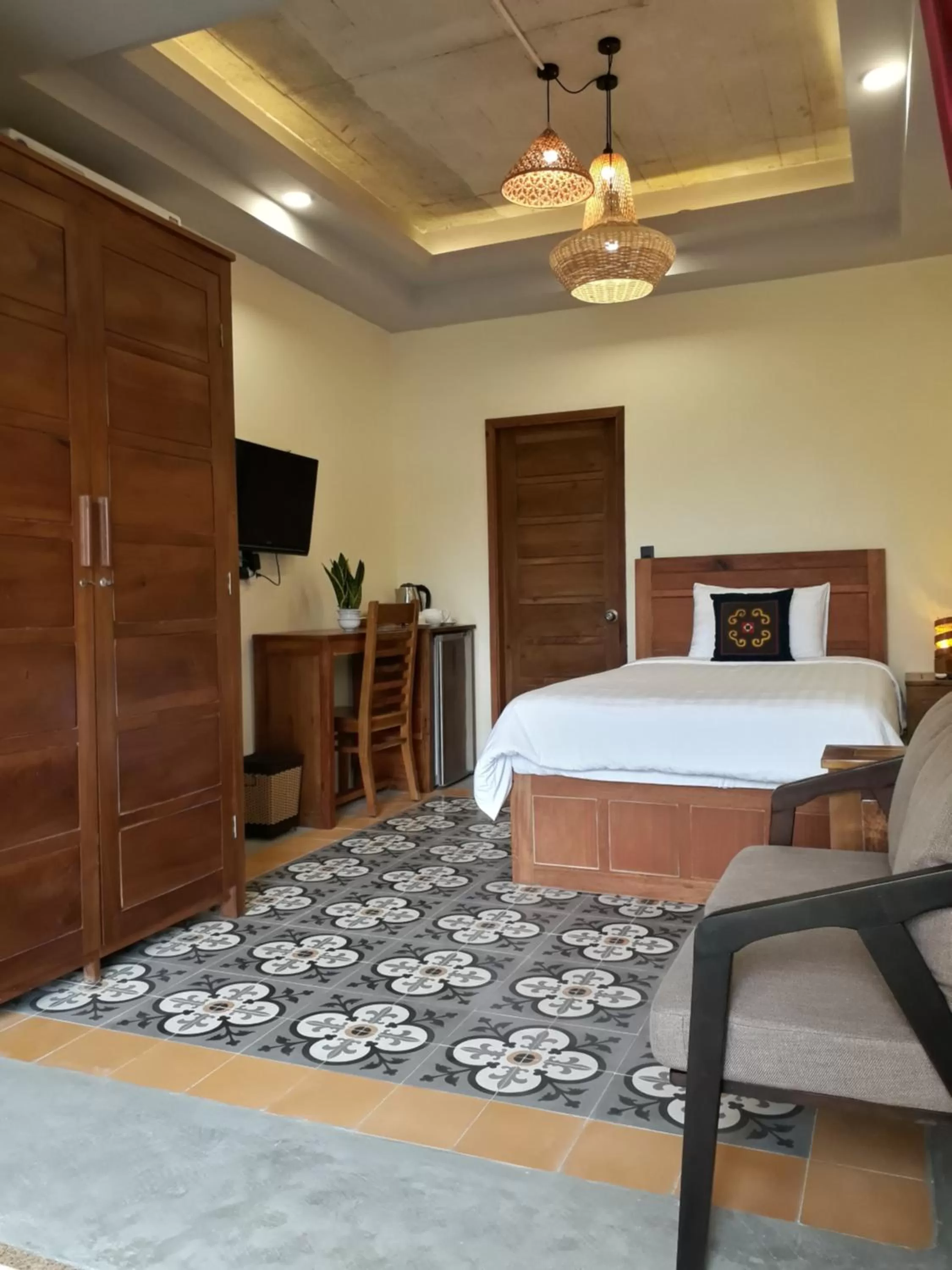 Bedroom, Bed in Pink Tulip Hoi An