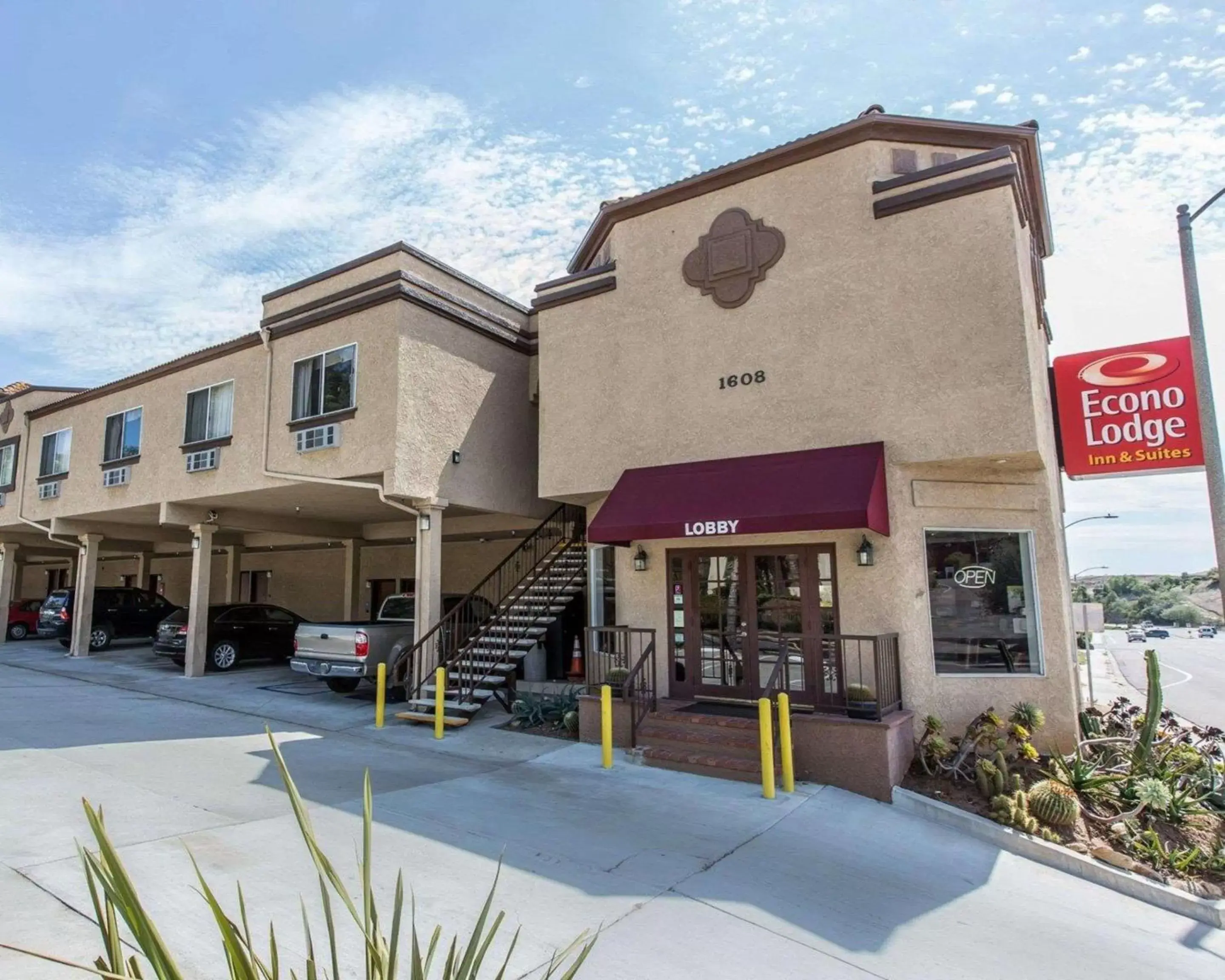 Property Building in Econo Lodge Inn & Suites Fallbrook Downtown