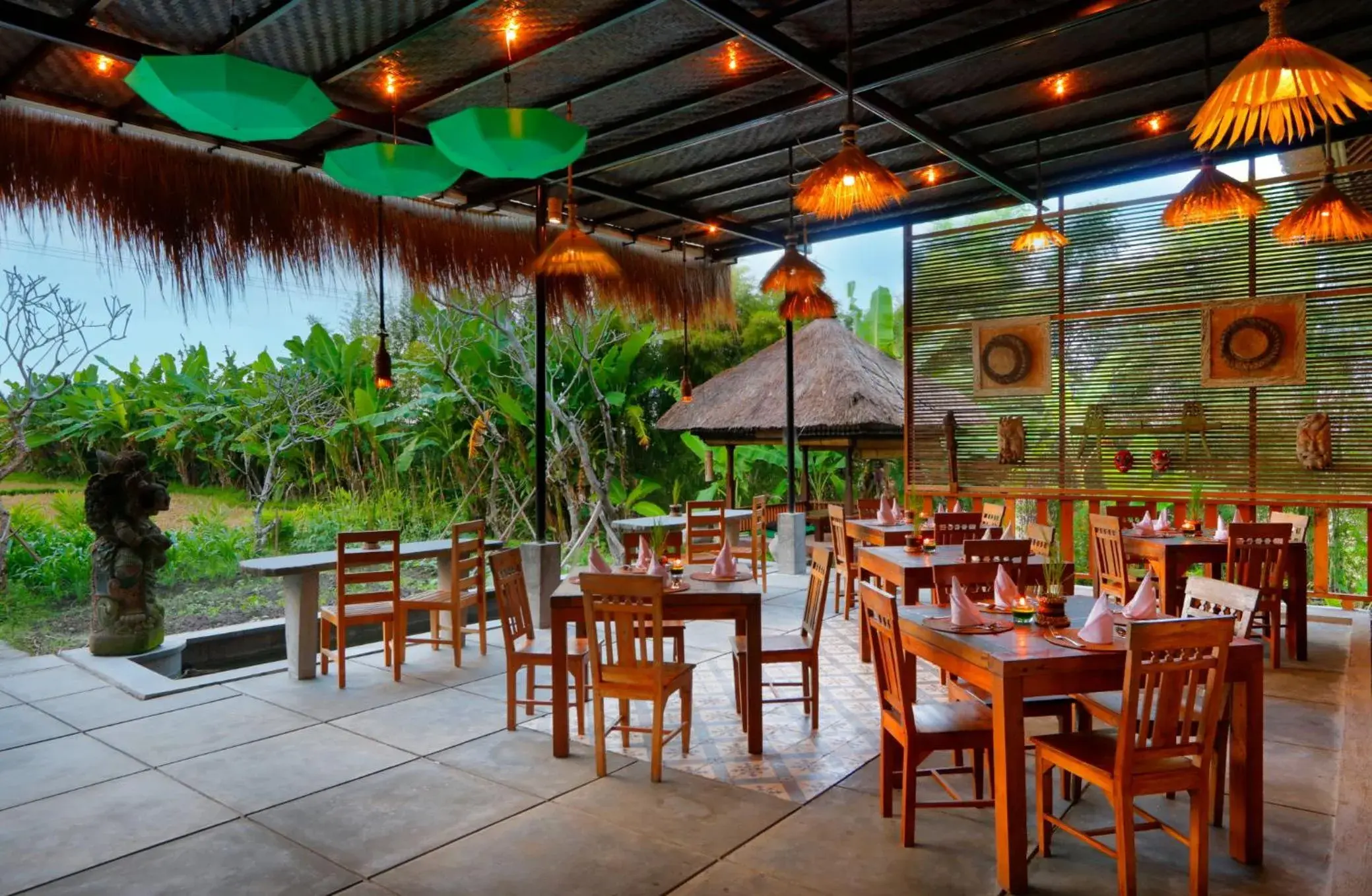 Restaurant/Places to Eat in Alam Puisi Villa Ubud