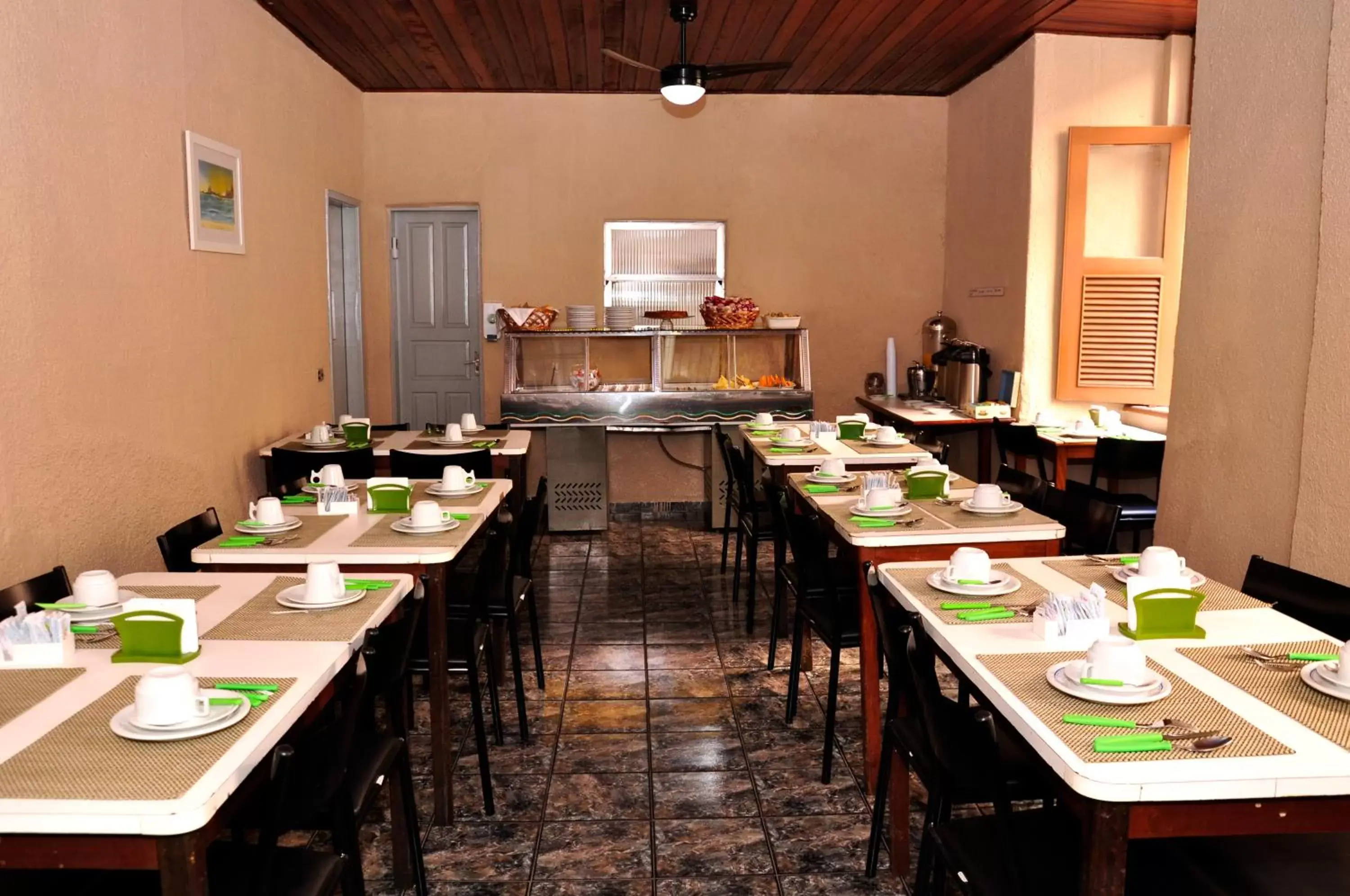 Restaurant/places to eat in Hotel Plaza Riazor Restaurant/places to eat in Hotel Plaza Riazor