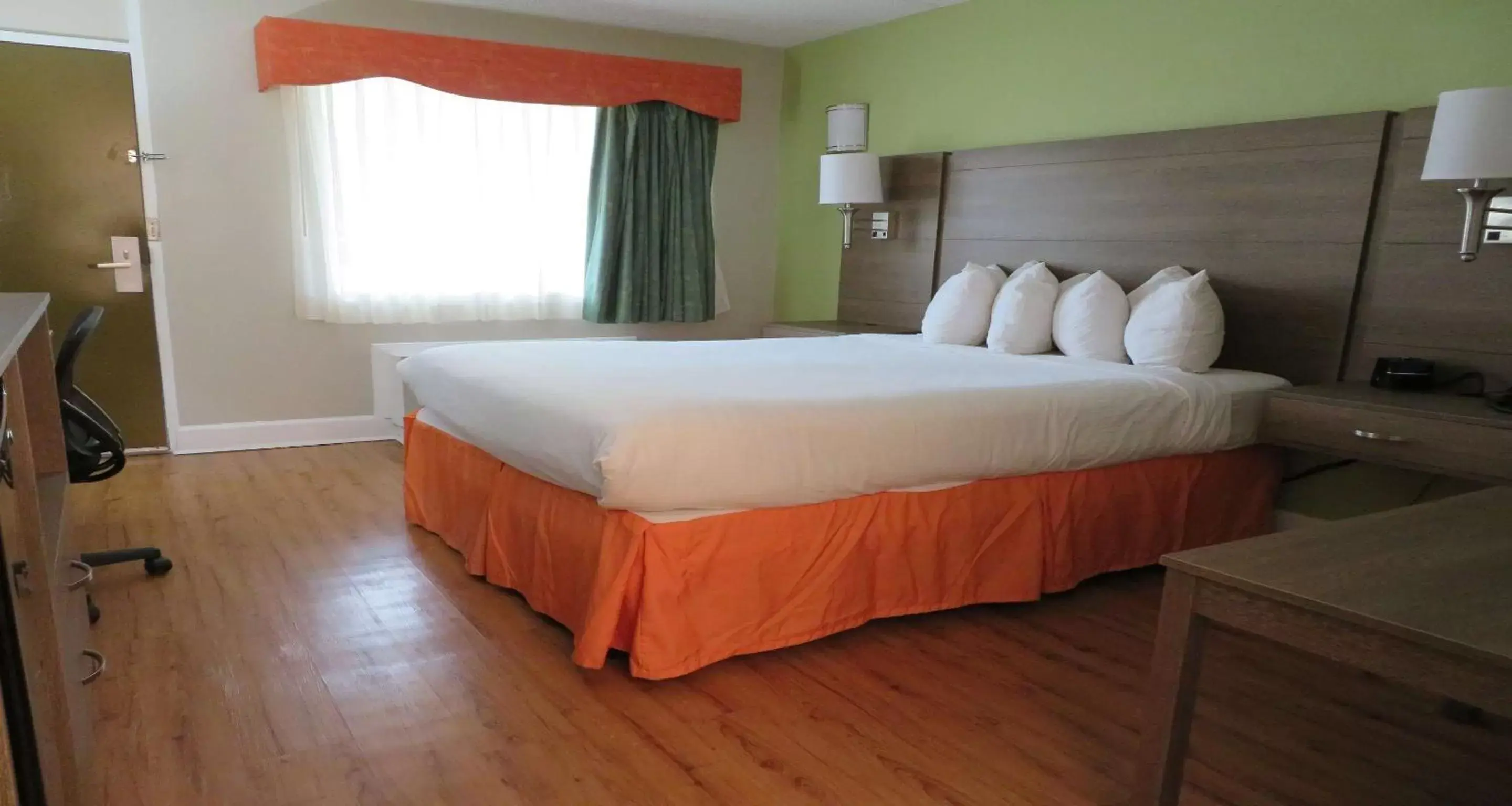 Photo of the whole room, Bed in SureStay Plus Hotel by Best Western St Marys Cumberland
