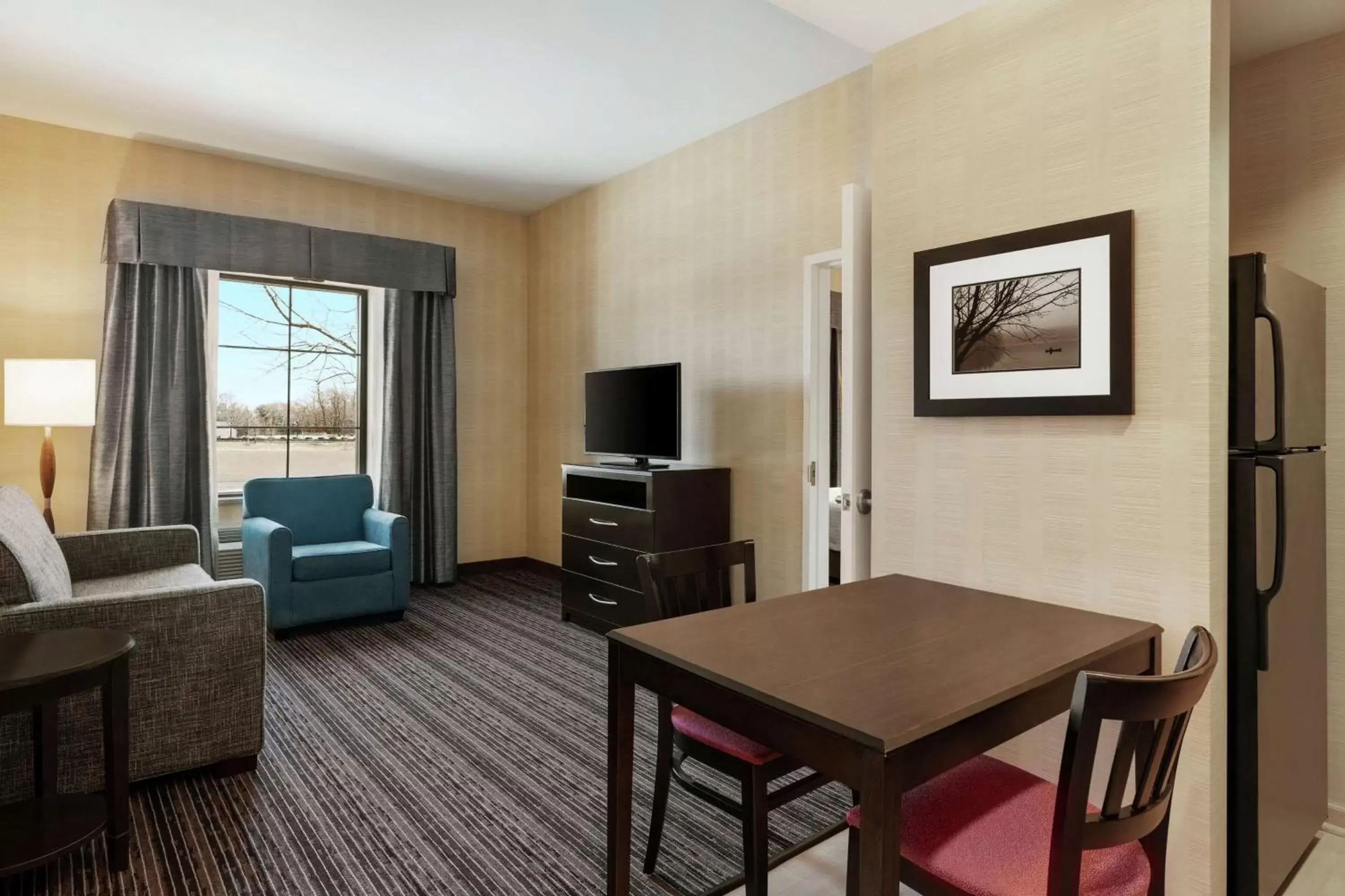 Bedroom, TV/Entertainment Center in Homewood Suites by Hilton Newtown - Langhorne, PA