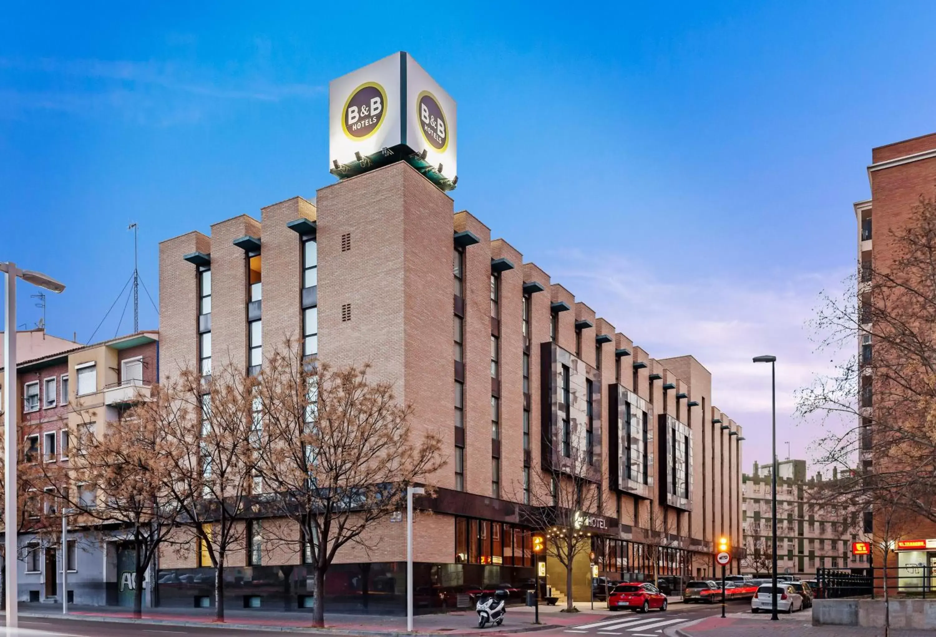 Property Building in B&B HOTEL Zaragoza Los Enlaces Estación