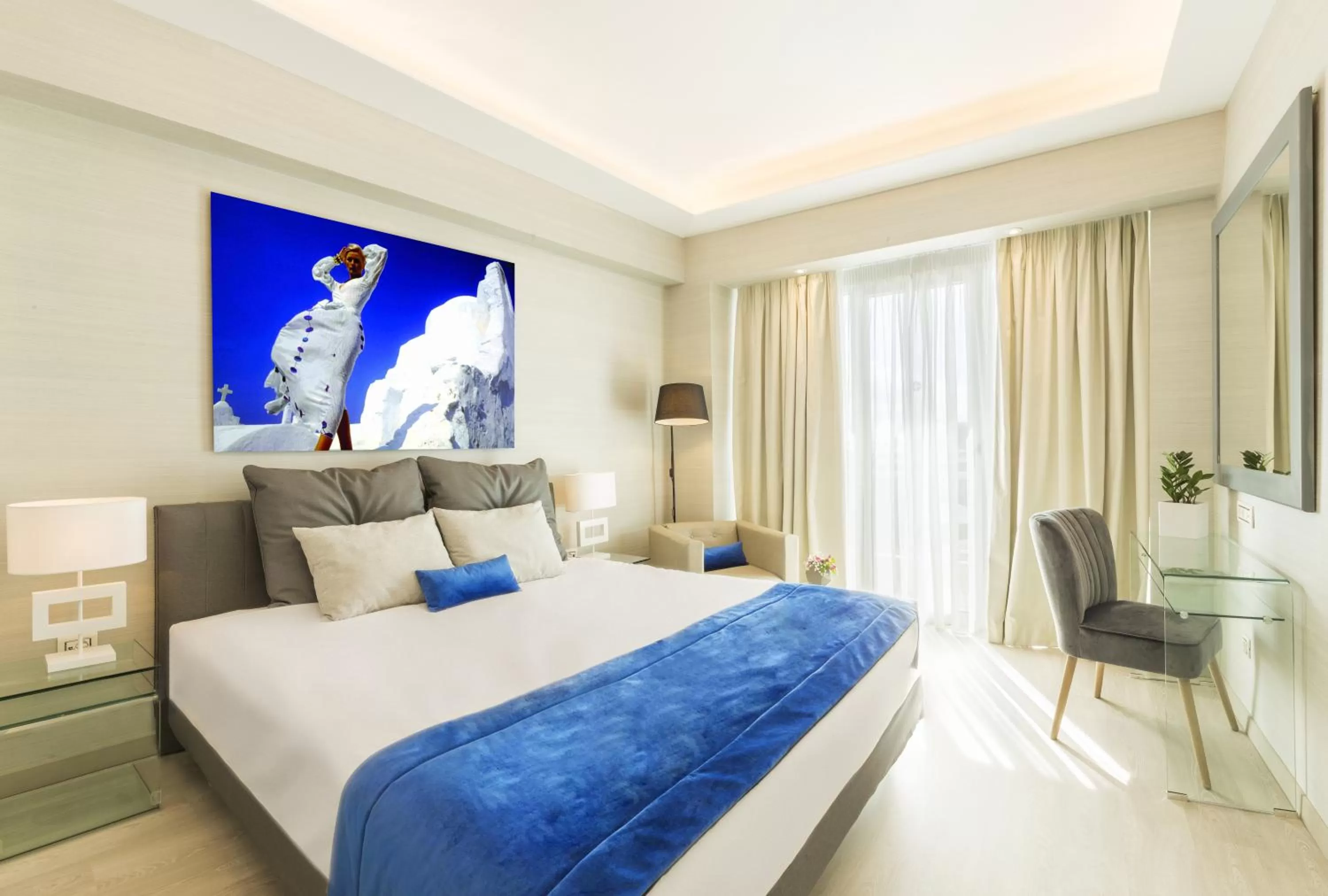 Photo of the whole room, Bed in St George Lycabettus Lifestyle Hotel