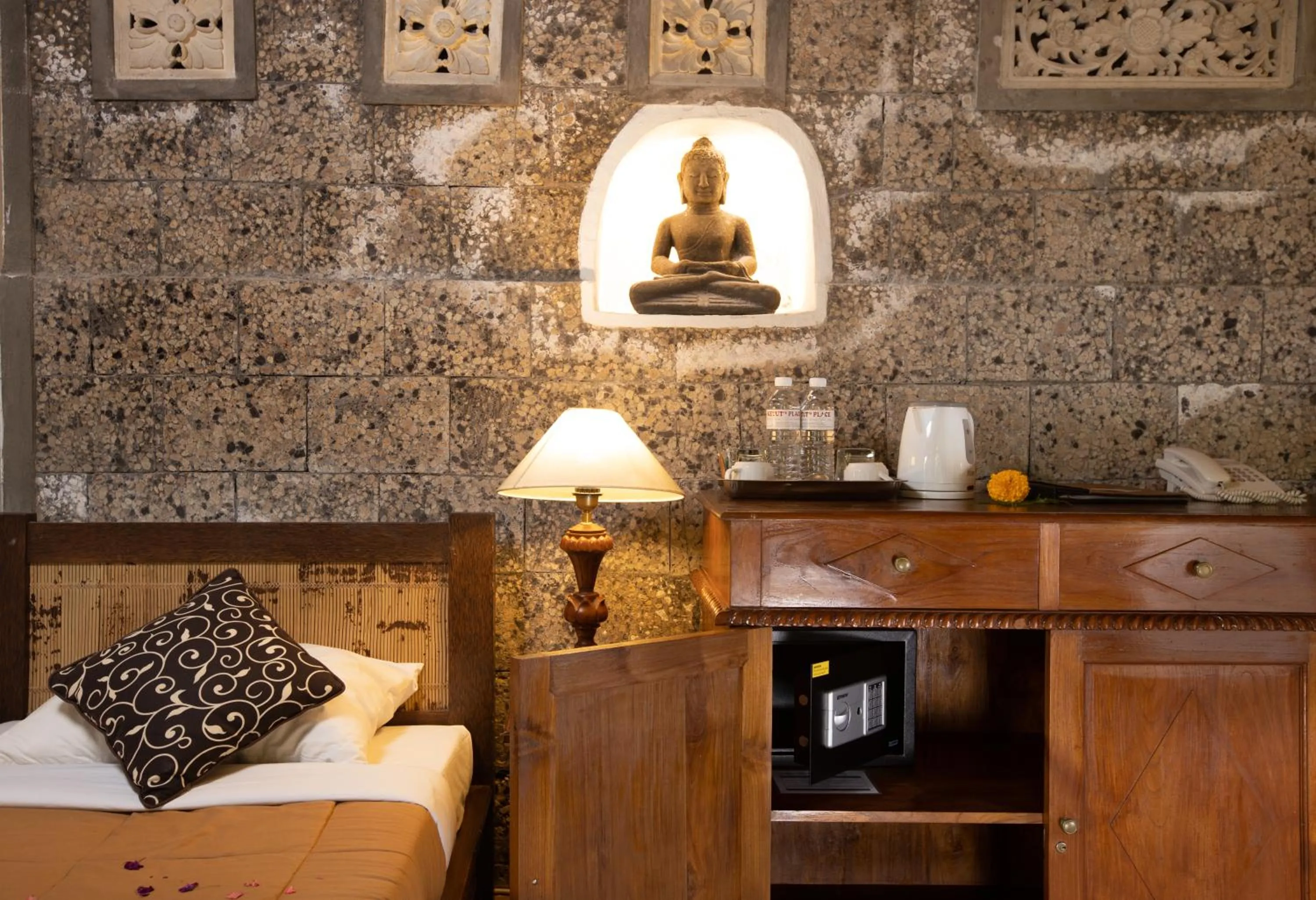 Coffee/tea facilities, Bed in Ketut's Place Bed & Breakfast Ubud