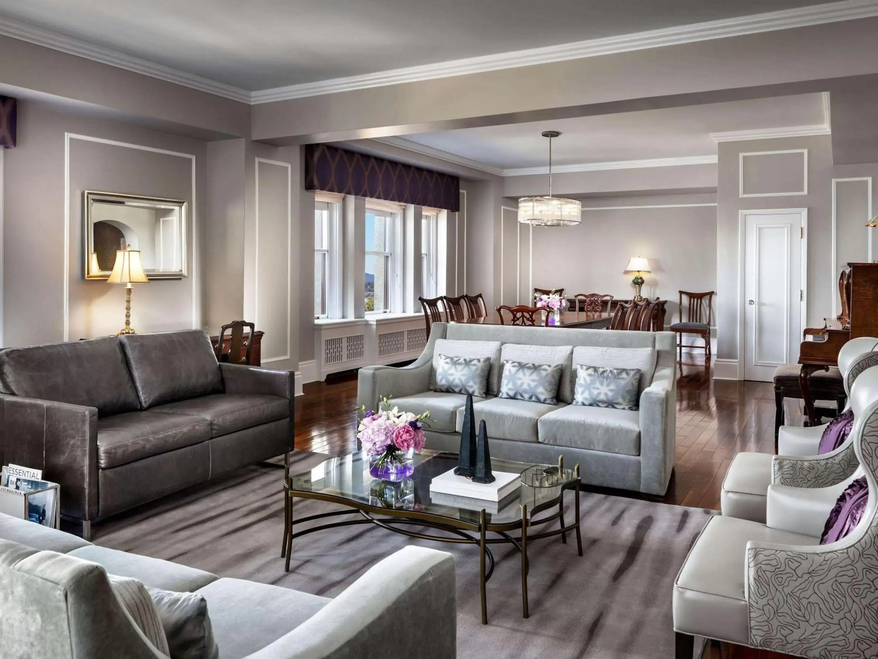 Bedroom, Seating Area in Fairmont Empress Hotel