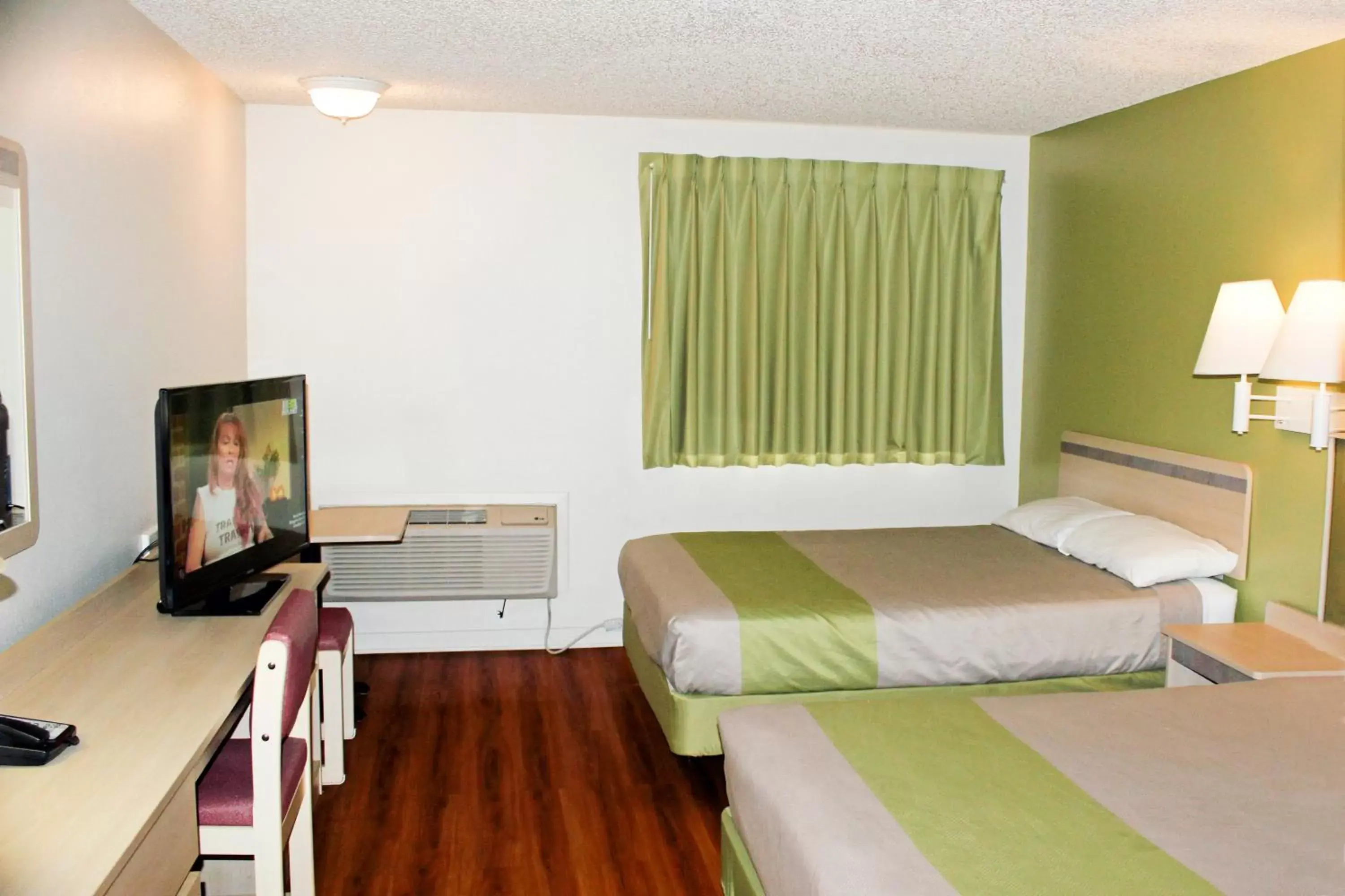Bedroom, Bed in Motel 6-Great Falls, MT
