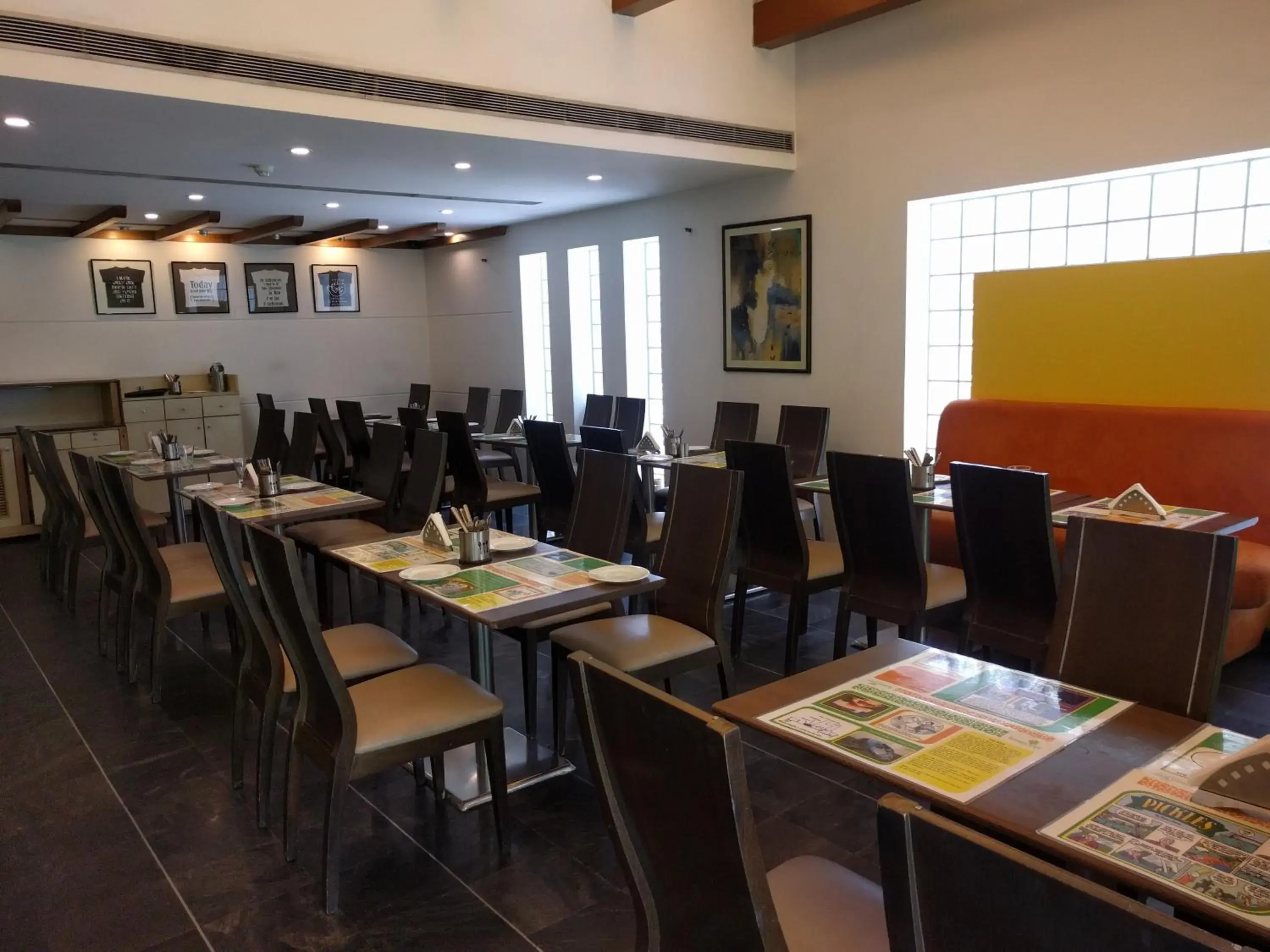 Restaurant/places to eat in Lemon Tree Hotel, Udyog Vihar, Gurugram