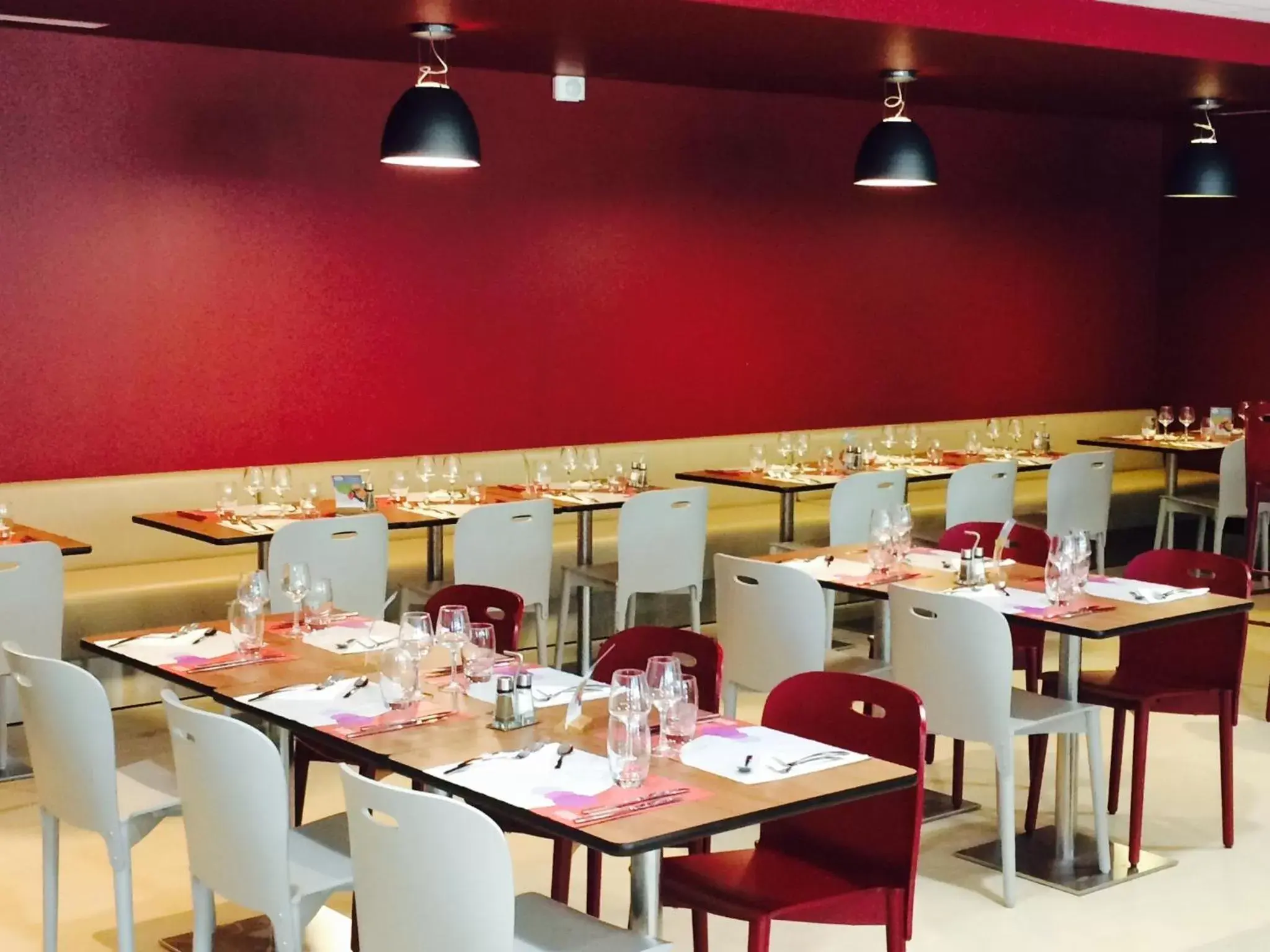 Restaurant/Places to Eat in Campanile Bordeaux Ouest - Mérignac Aéroport