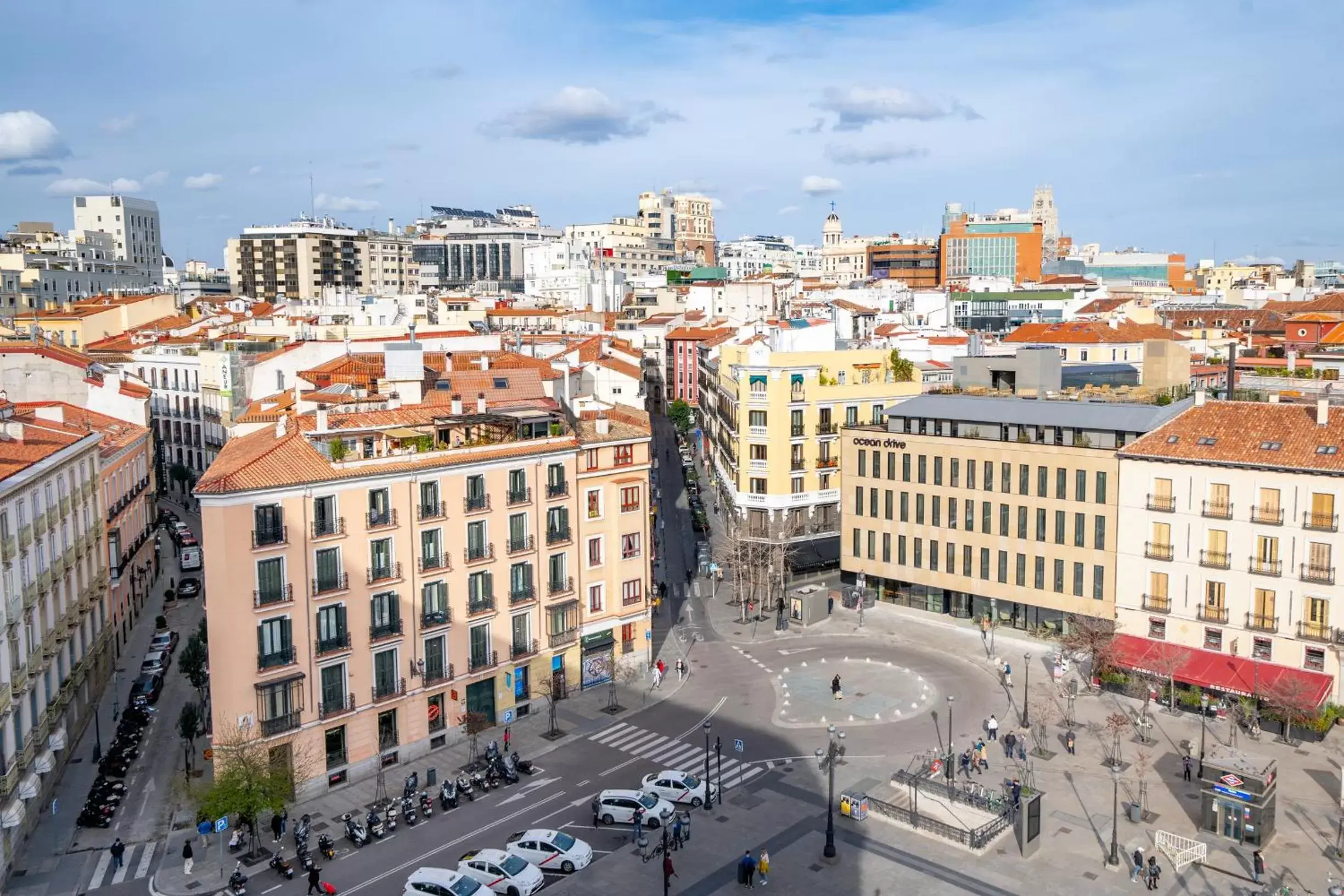 Facade/entrance in Ocean Drive Madrid Facade/entrance in Ocean Drive Madrid