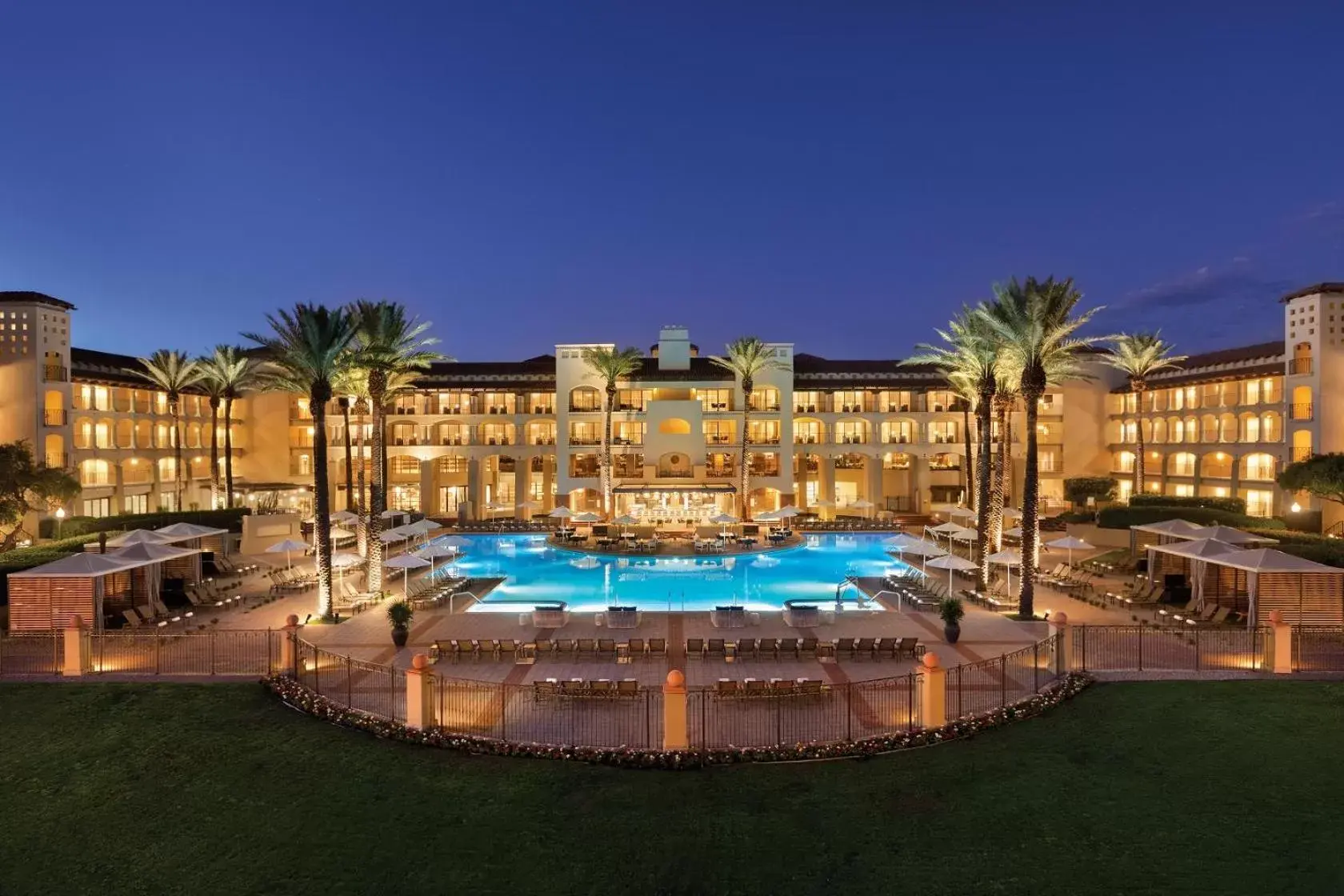 Property building, Pool View in Fairmont Scottsdale Princess