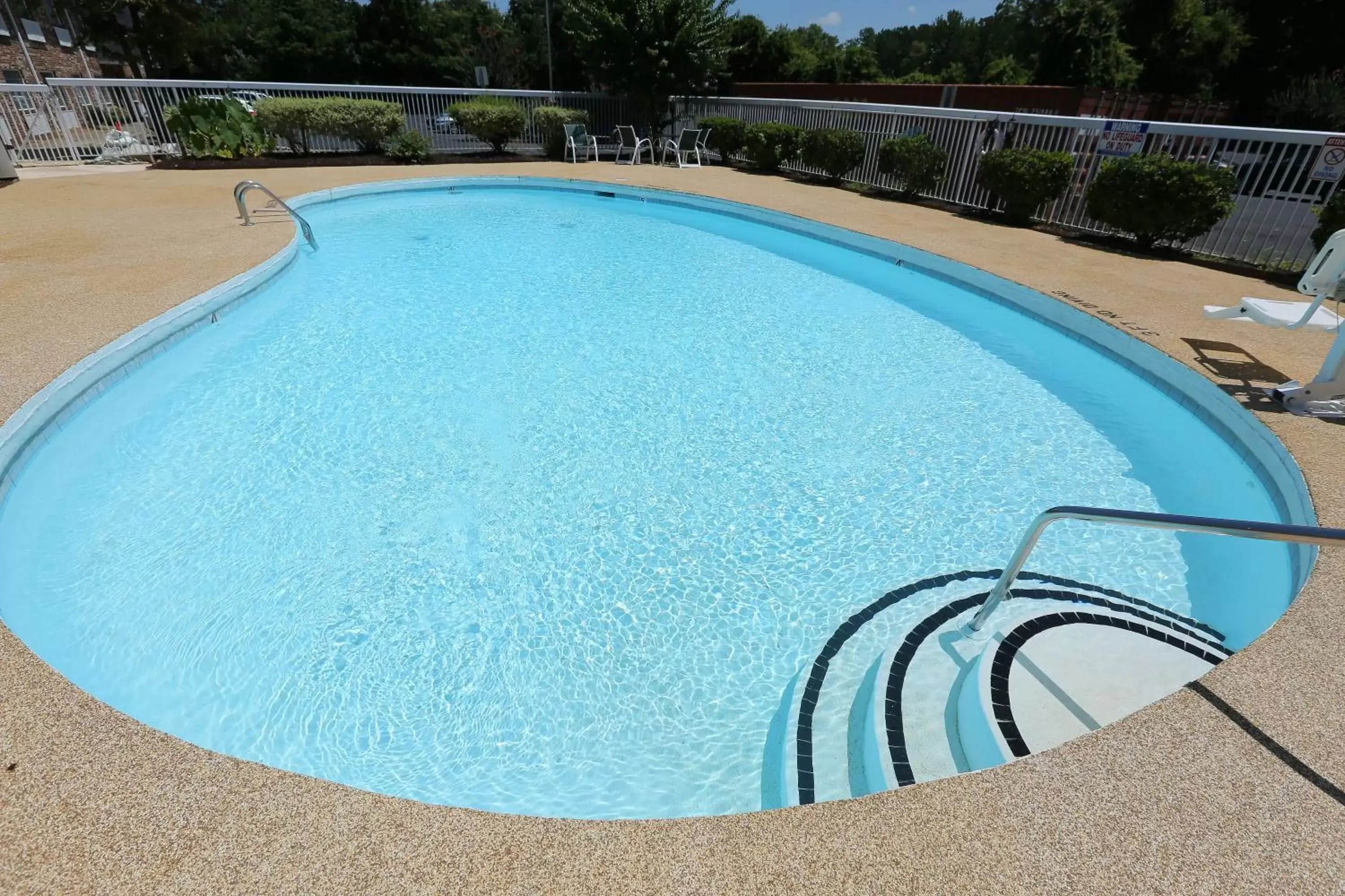Day, Swimming Pool in Country Inn & Suites by Radisson, Charlotte I-85 Airport, NC