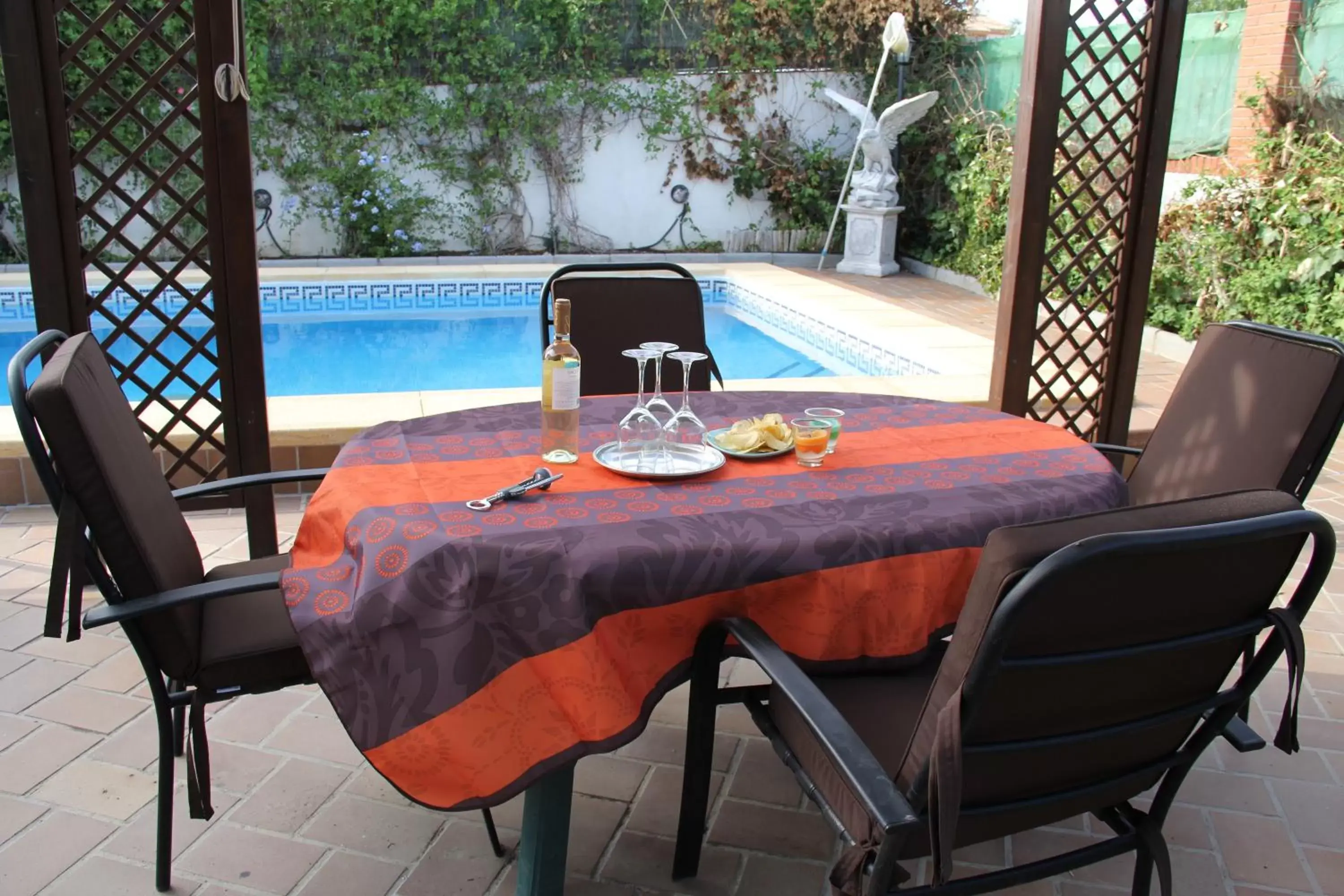 Patio, Swimming Pool in B&b Casa Flamenca