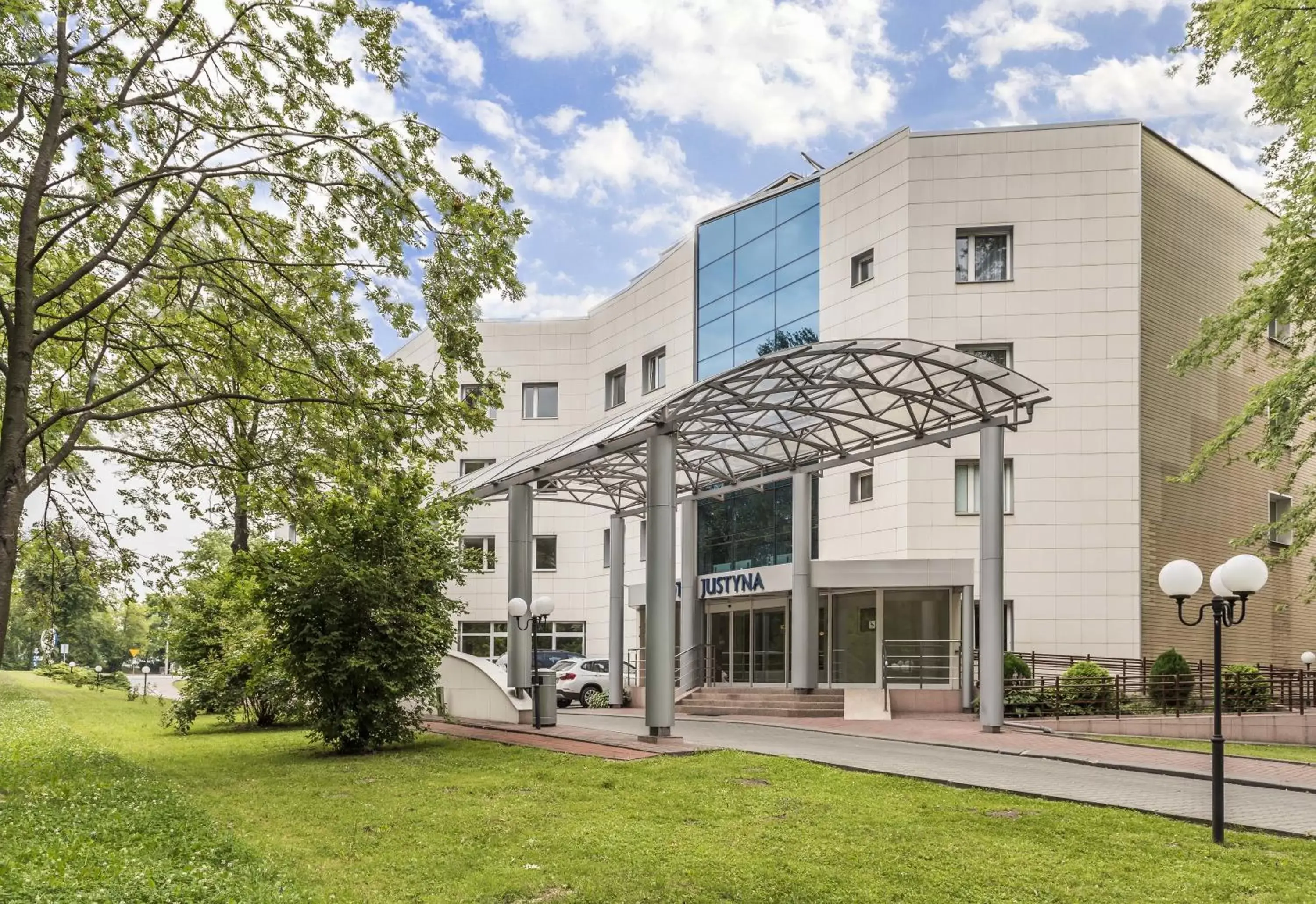 Facade/entrance, Property Building in Hotel Justyna