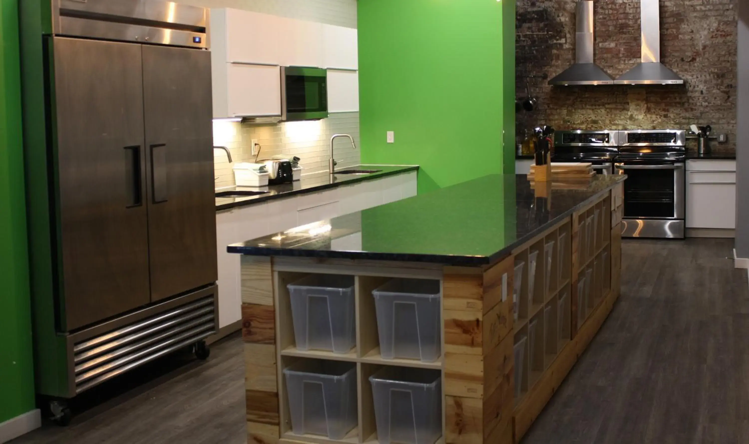 Communal kitchen, Kitchen/Kitchenette in Apple Hostels of Philadelphia