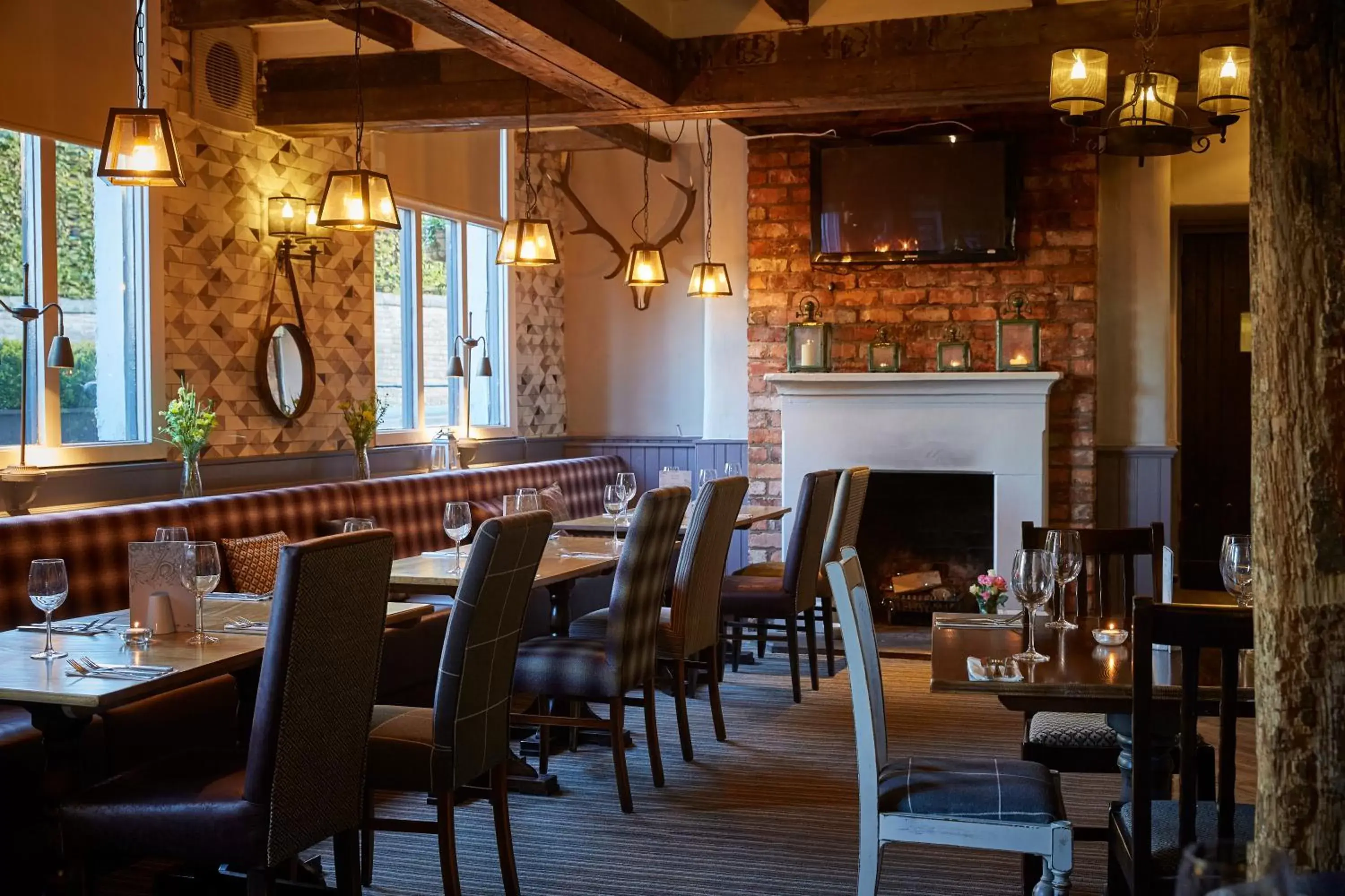 Restaurant/Places to Eat in De Trafford Arms by Chef & Brewer Collection