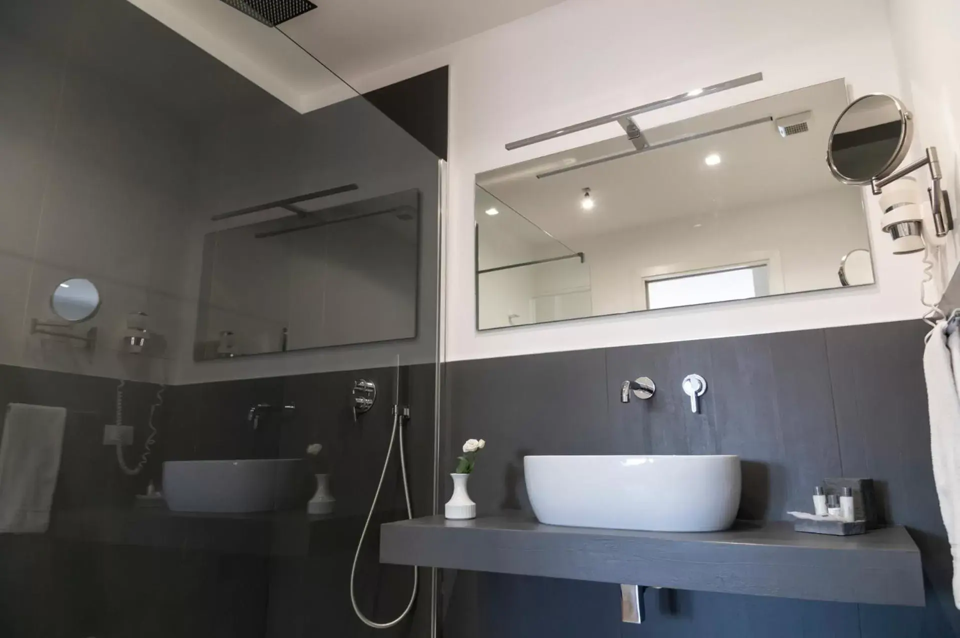 Bathroom in Ruggero Settimo - Room & Suite