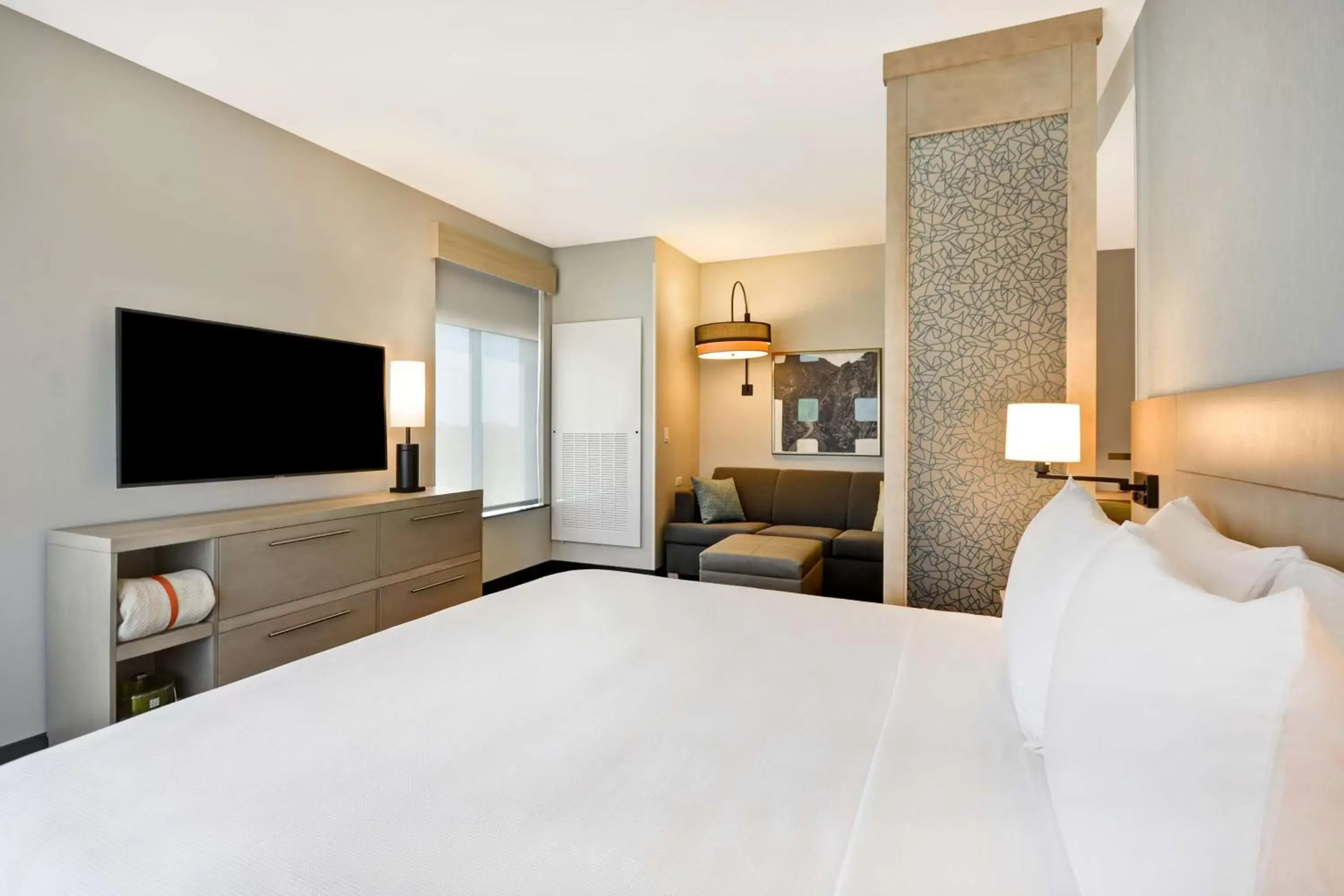 Photo of the whole room, Bed in Hyatt Place Fresno Photo of the whole room, Bed in Hyatt Place Fresno