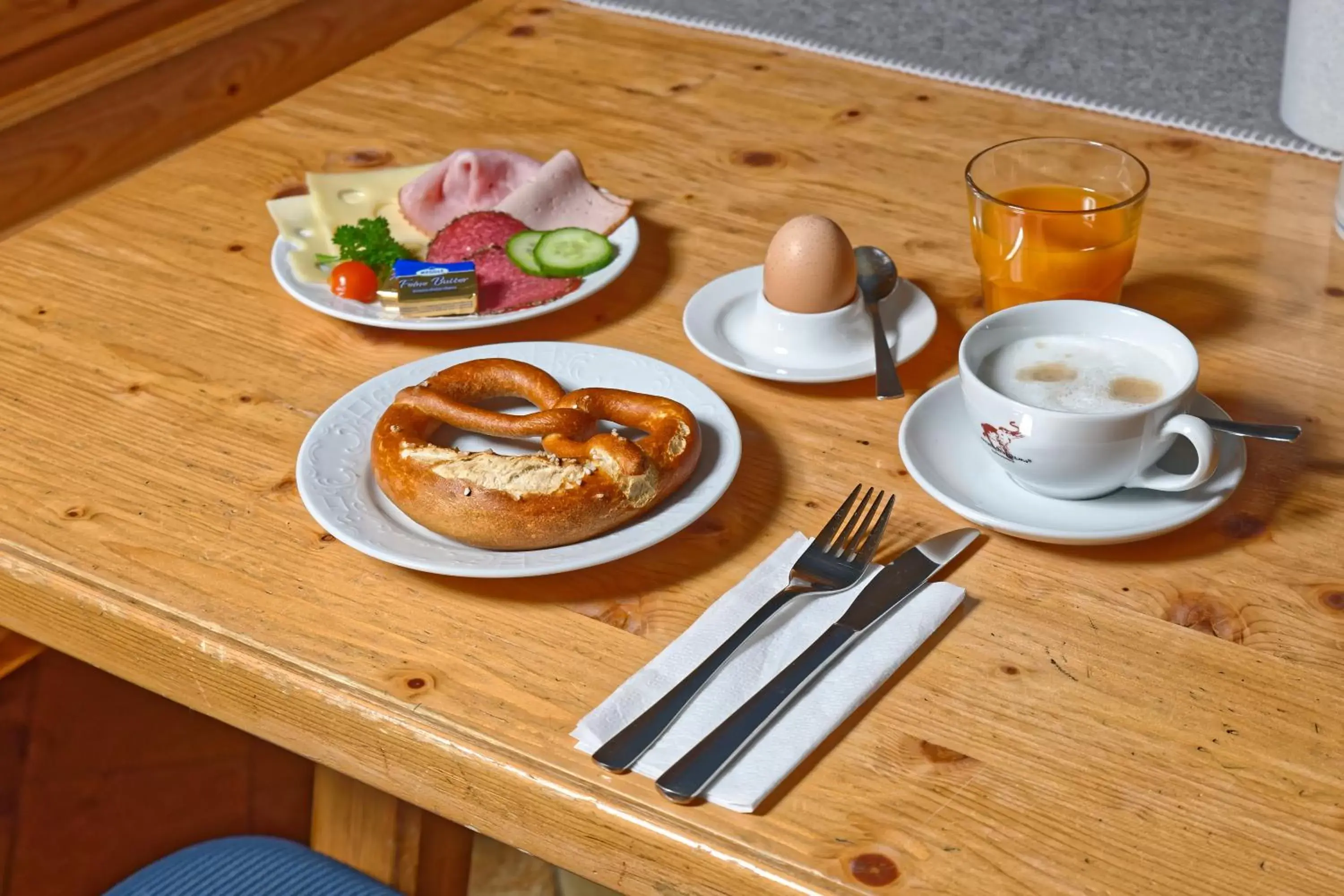 Breakfast in Hotel zum Maximilian