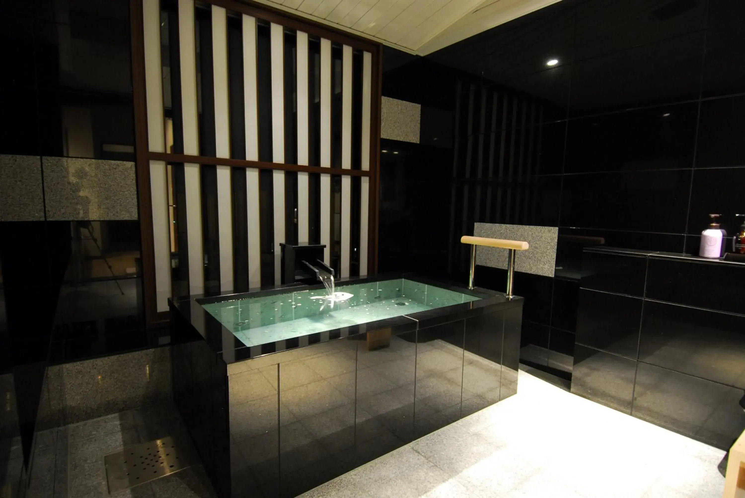 Hot Spring Bath, Bathroom in Arima Onsen Taketoritei Maruyama Ryokan